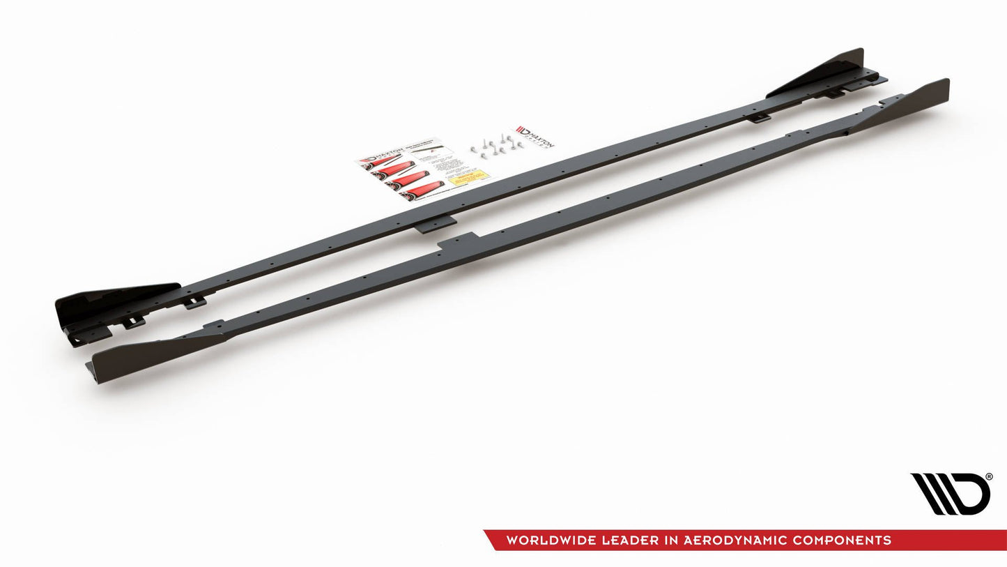 Maxton Robuste Racing Seitenschweller Ansatz für für V.2 + Flaps BMW 1er F20 M135i / M140i / M-Paket schwarz Hochglanz