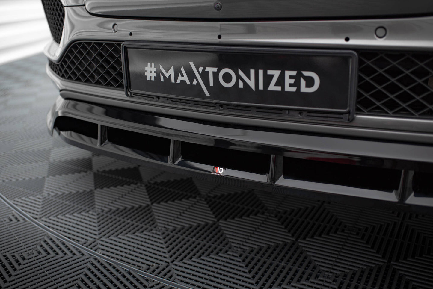 Maxton Front Ansatz für Bentley Bentayga Mk1  schwarz Hochglanz