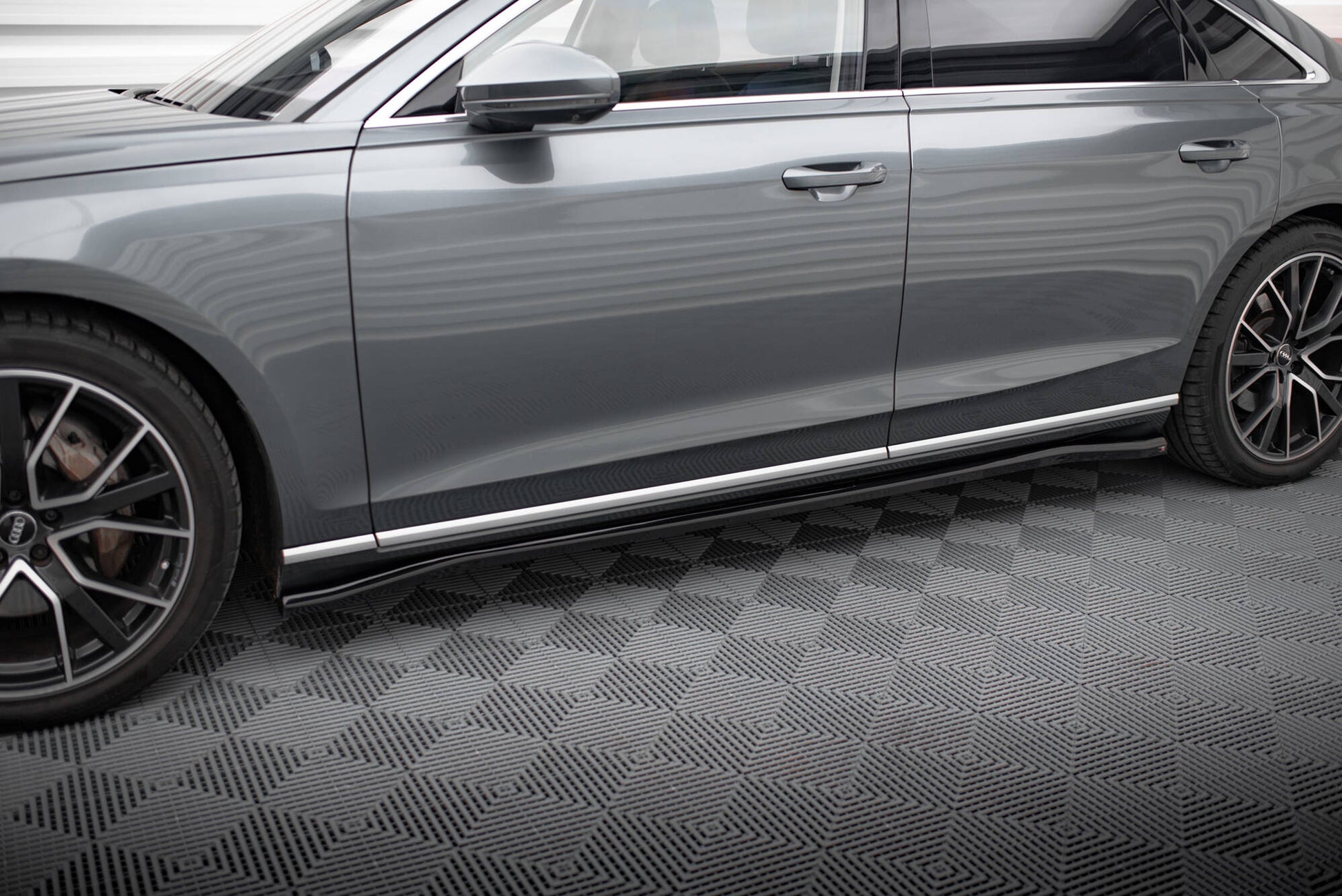 Maxton Seitenschweller Ansatz für Audi A8 D5 schwarz Hochglanz