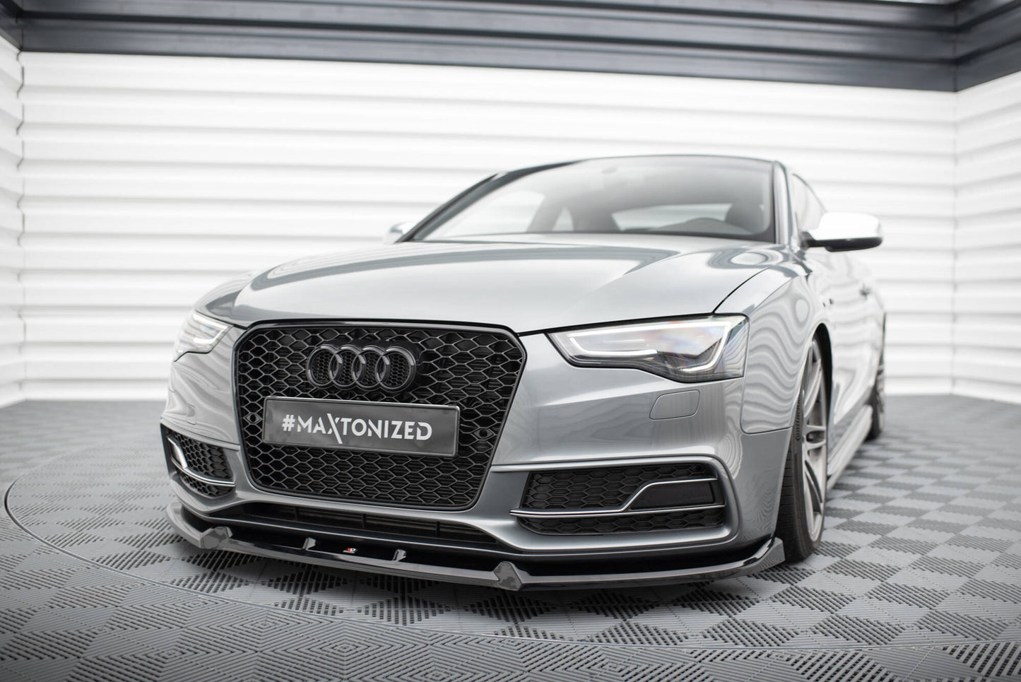 Maxton Front Ansatz V.3 für Audi S5 / A5 S-Line Coupe / Sportback 8T Facelift schwarz Hochglanz