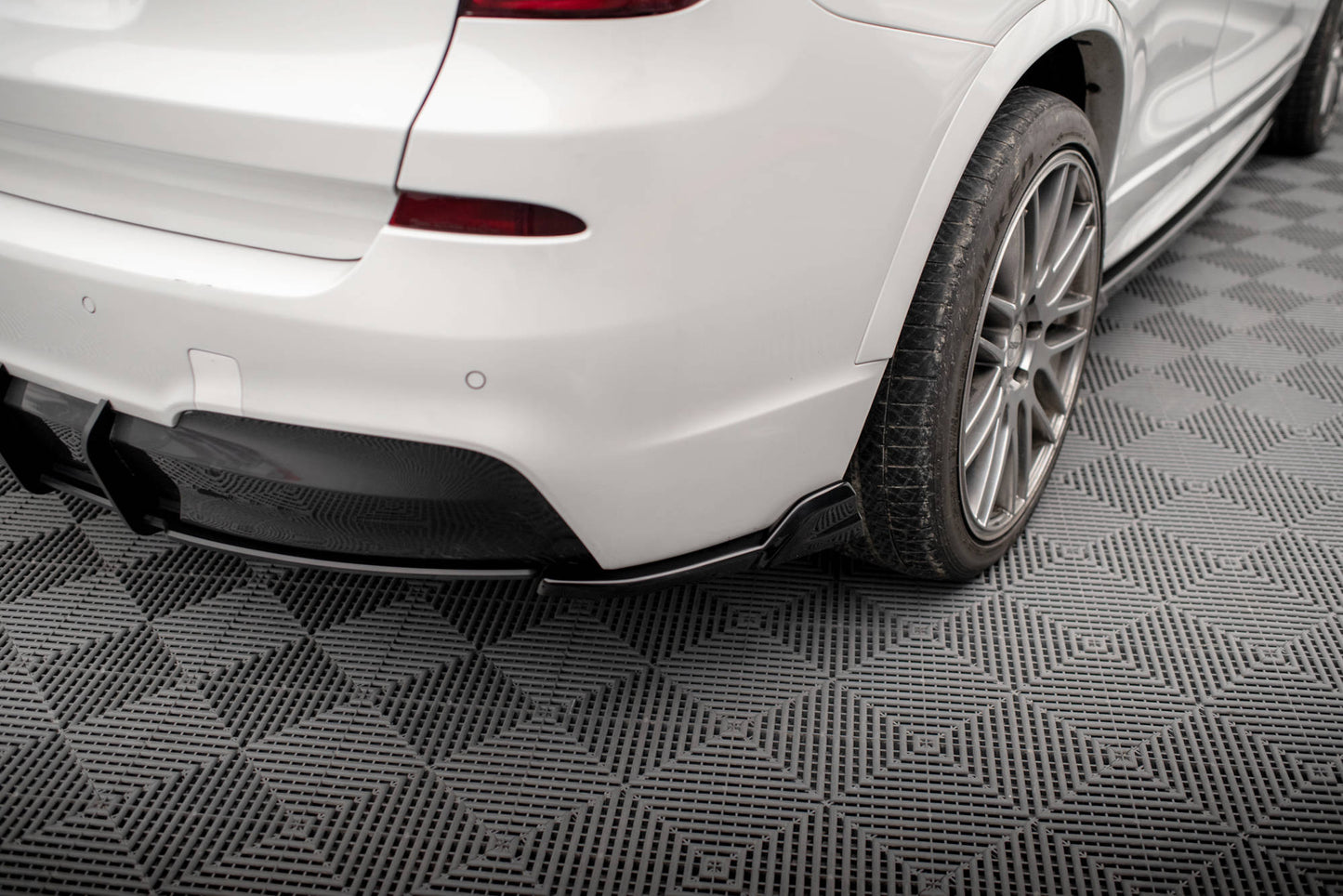 Maxton Heck Ansatz Flaps Diffusor für BMW X3 M-Paket F25 schwarz Hochglanz