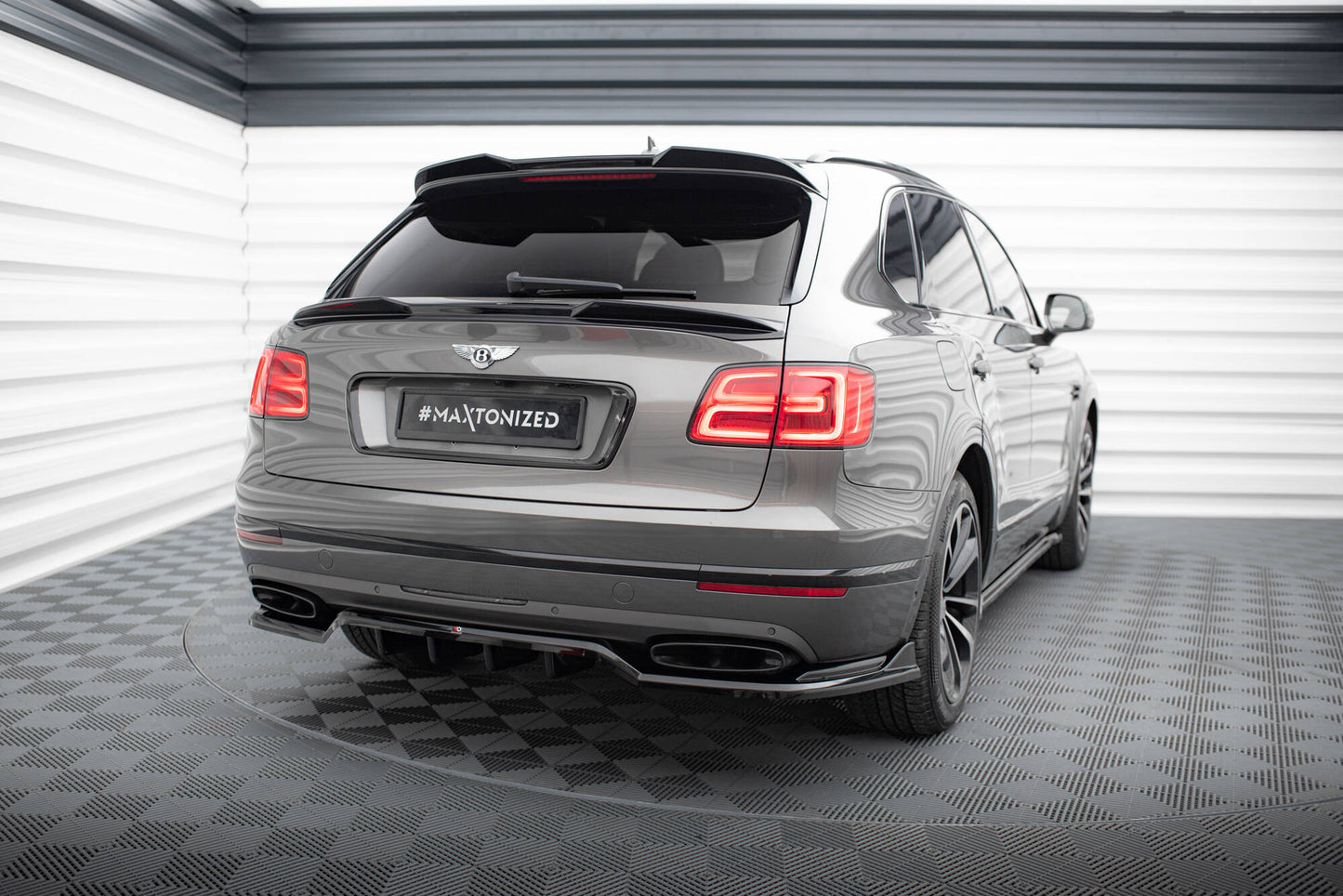 Maxton Mittlerer Diffusor Heck Ansatz DTM Look für Bentley Bentayga Mk1  schwarz Hochglanz