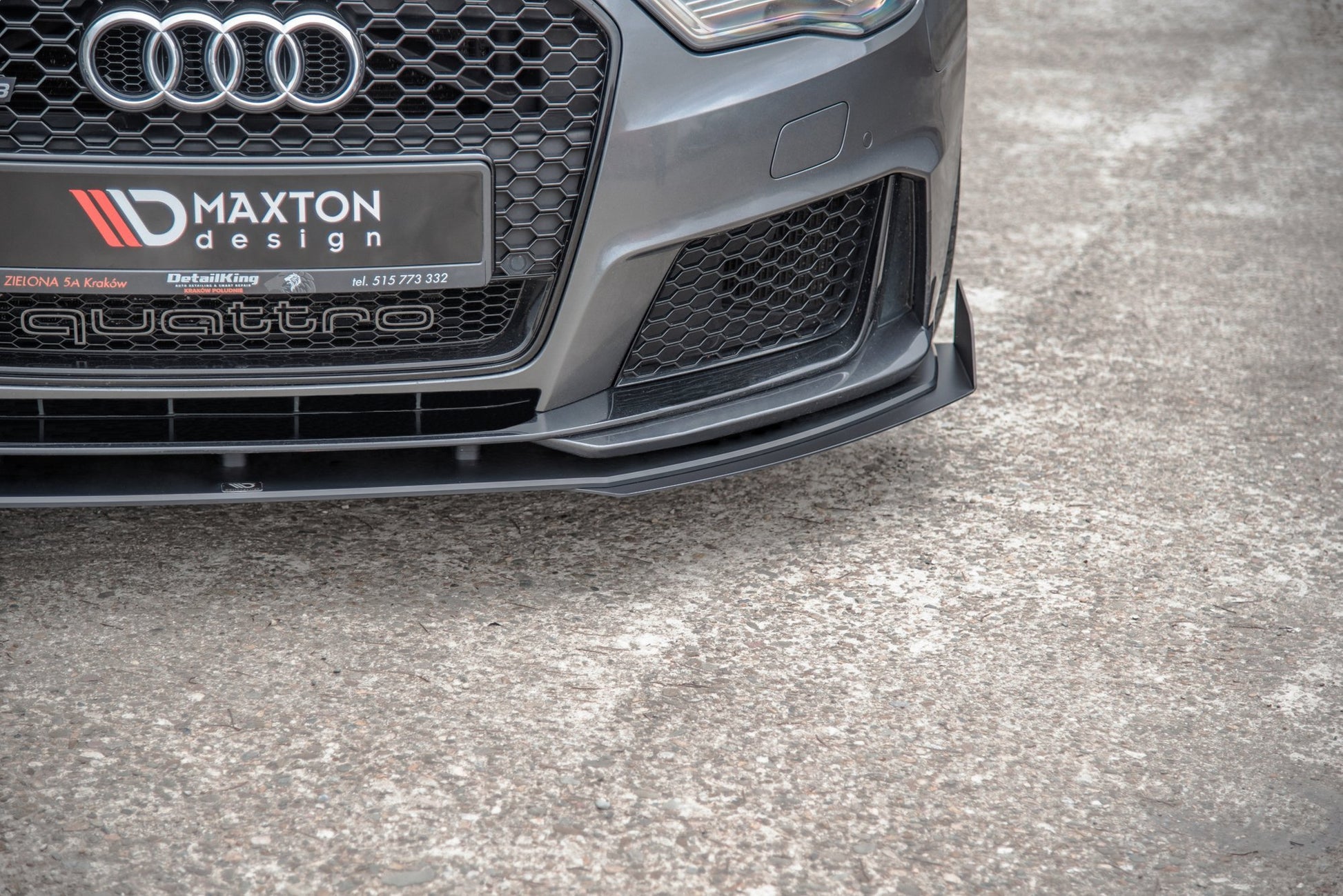 Maxton Robuste Racing Front Ansatz für passend +Flaps für Audi RS3 8V Sportback schwarz Hochglanz