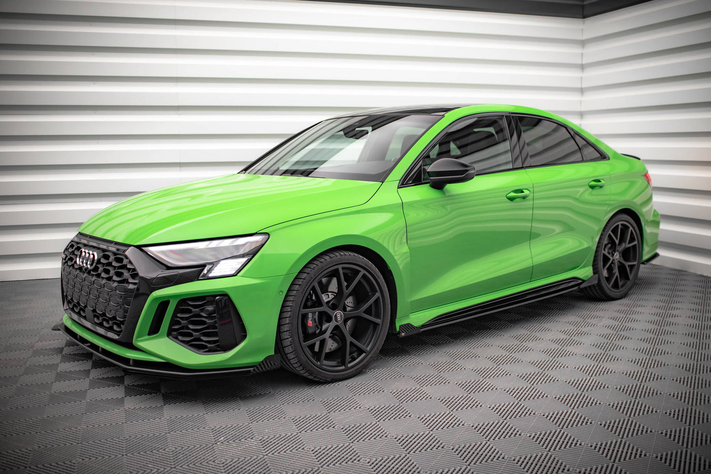 Maxton Street Pro Seitenschweller Ansatz für + Flaps Audi RS3 Limousine 8Y schwarz Hochglanz