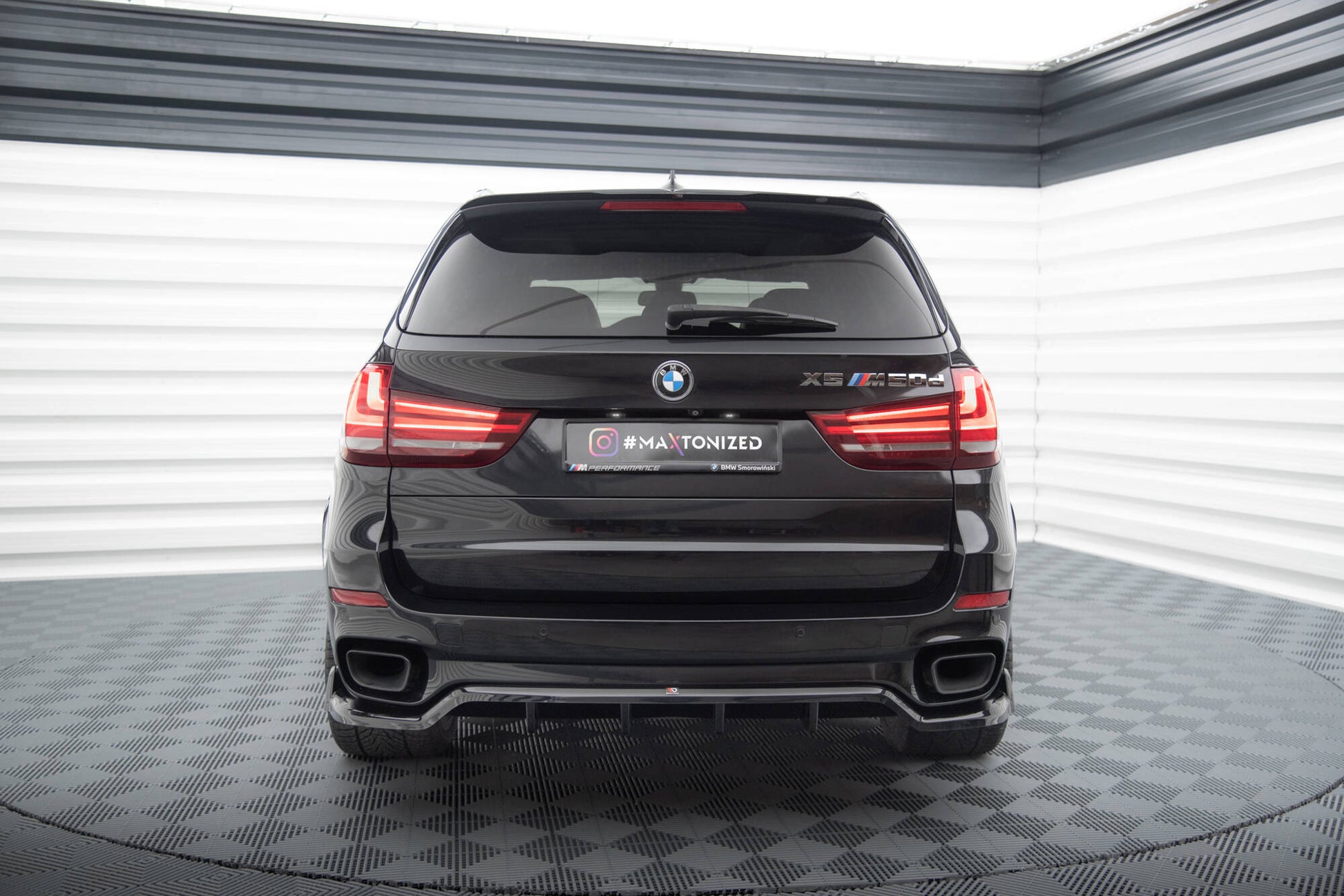 Maxton Mittlerer Diffusor Heck Ansatz DTM Look für BMW X5 M-Paket F15 schwarz Hochglanz