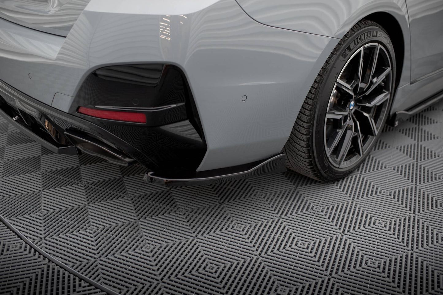 Maxton Heck Ansatz Flaps Diffusor V.2 für BMW M440i Gran Coupe G26 schwarz Hochglanz