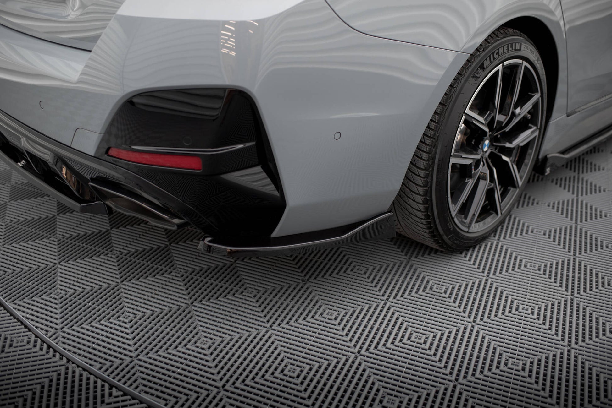 Maxton Heck Ansatz Flaps Diffusor V.2 für BMW M440i Gran Coupe G26 schwarz Hochglanz