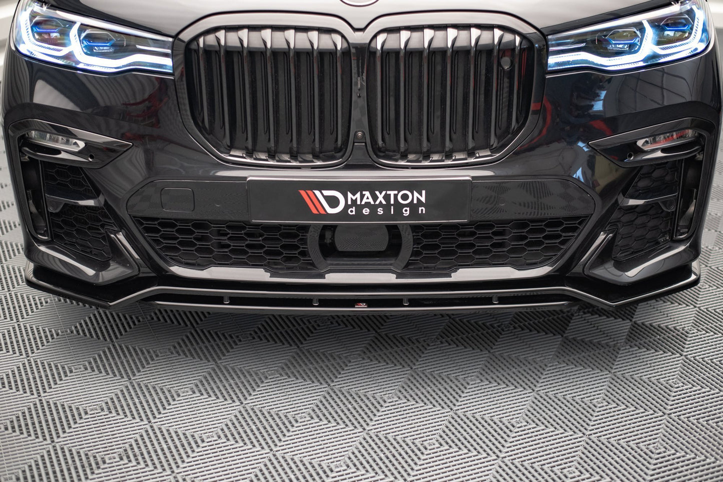 Maxton Front Ansatz V.1 für BMW X7 M G07 schwarz Hochglanz