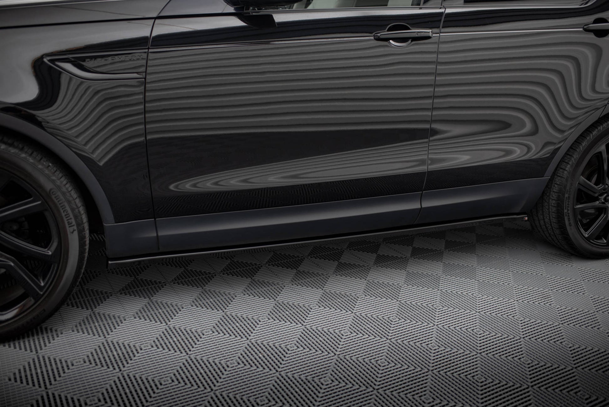 Maxton Seitenschweller Ansatz für Land Rover Discovery HSE Mk5 schwarz Hochglanz