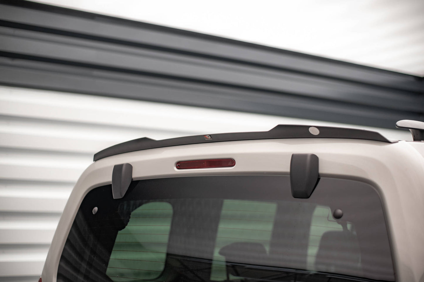 Maxton Spoiler CAP für Citroen Berlingo Mk3 schwarz Hochglanz