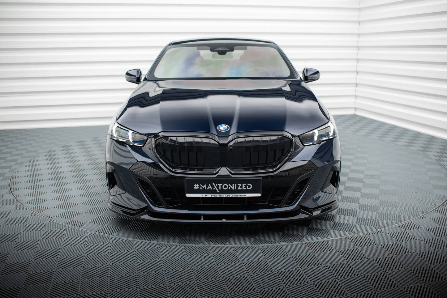 Maxton Front Ansatz V.1 für BMW 5er M-Paket G60 schwarz Hochglanz