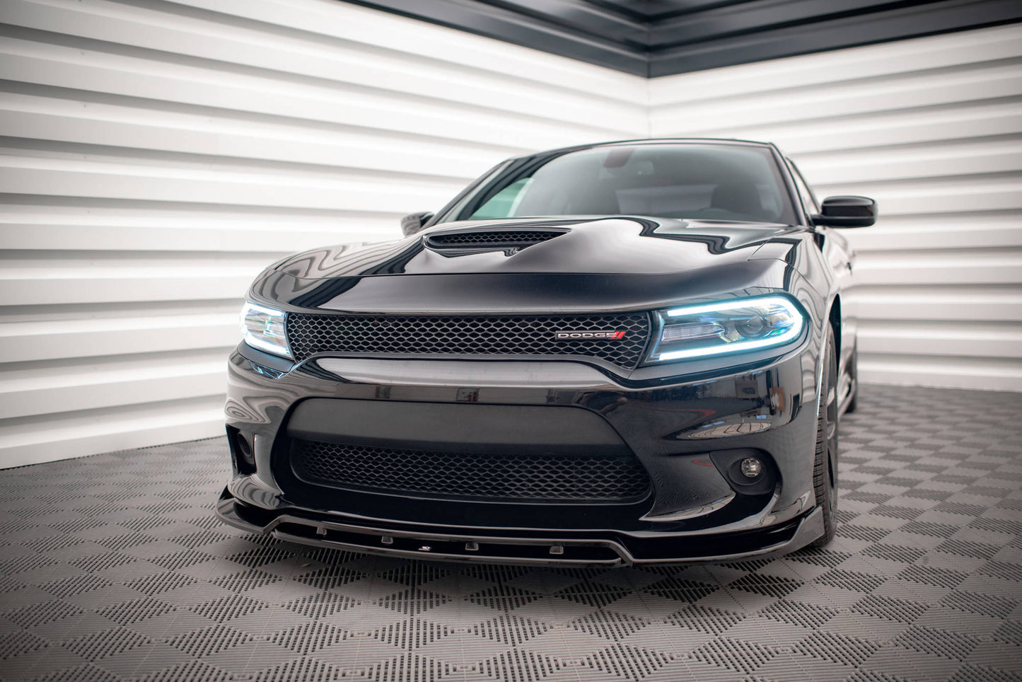 Maxton Front Ansatz V.1 für Dodge Charger SRT Mk7 Facelift schwarz Hochglanz