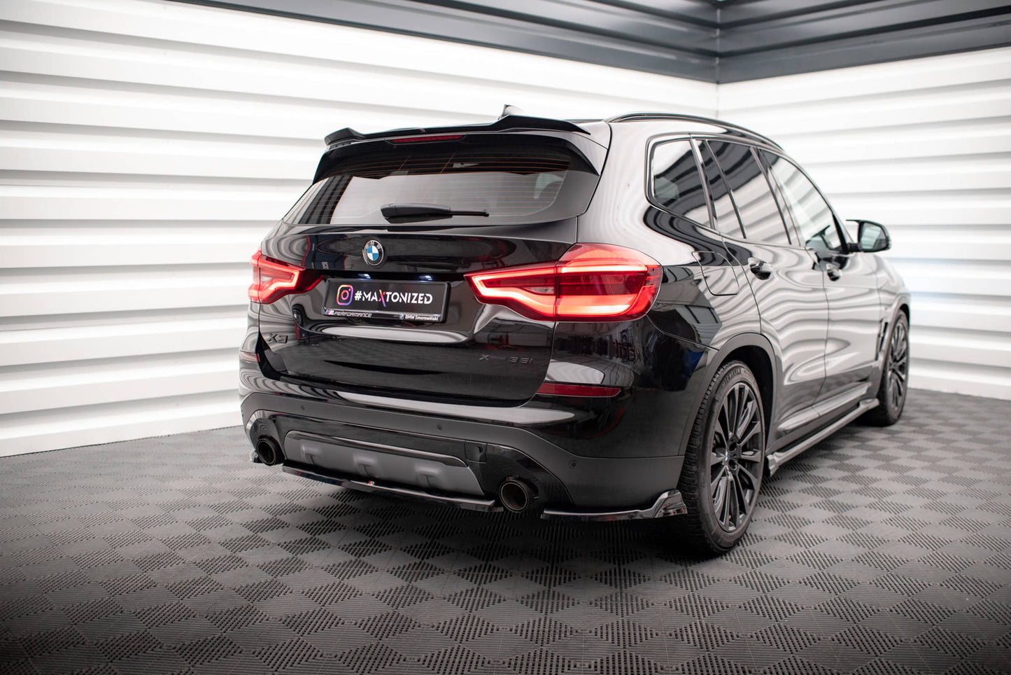 Maxton Zentrale Hinten Splitte BMW X3 G01 schwarz Hochglanz