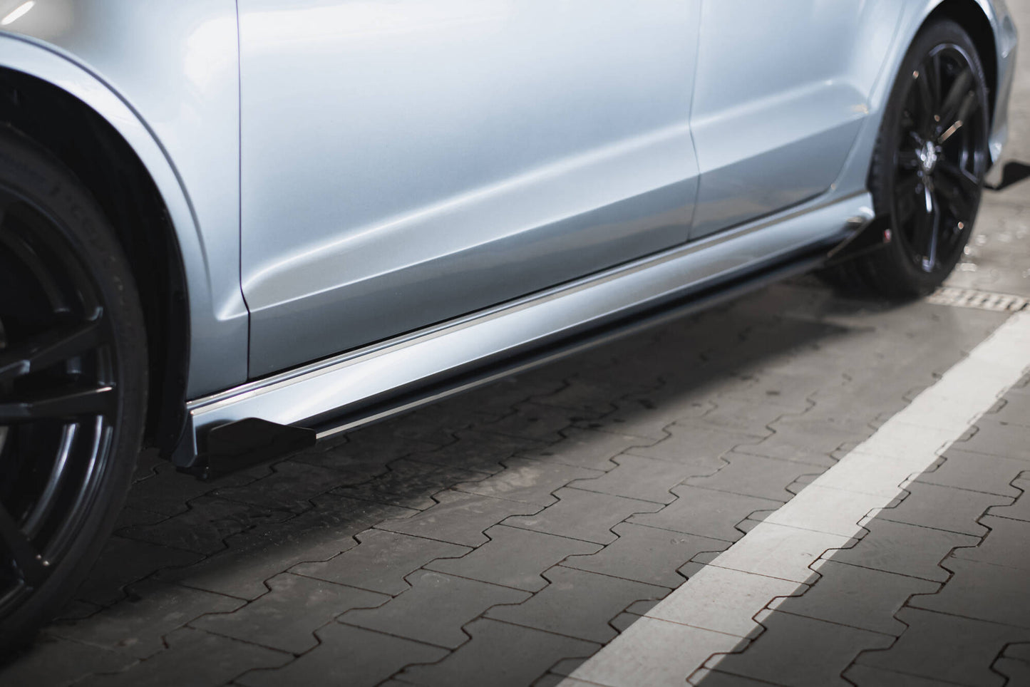 Maxton Street Pro Seitenschweller Ansatz für + Flaps Audi S3 / A3 S-Line Limousine 8V schwarz Hochglanz