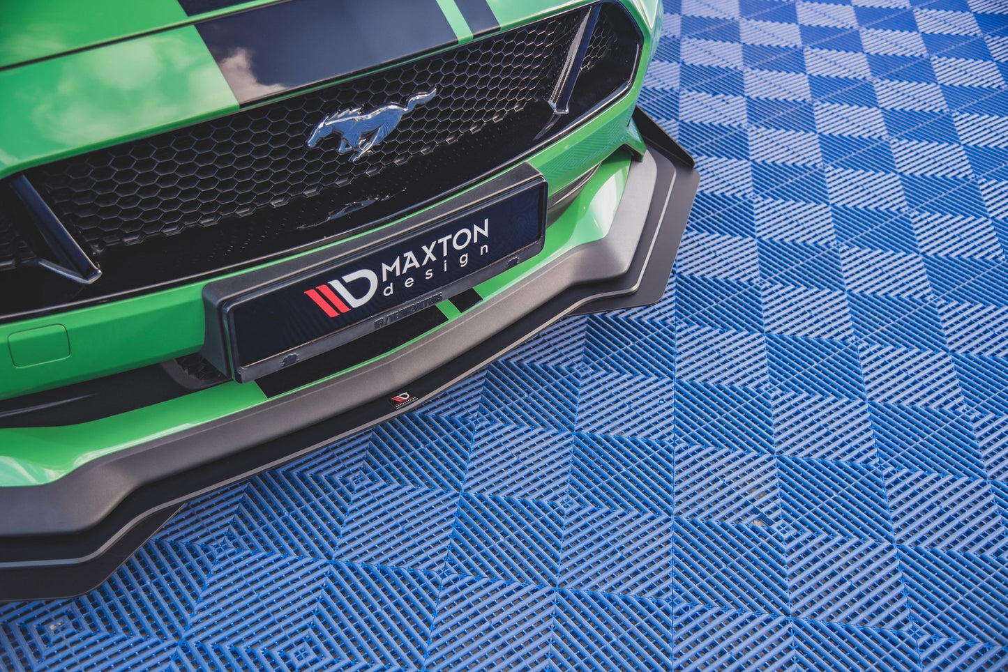 Maxton Street Pro Front Ansatz für V.1 für  + Flaps Ford Mustang GT Mk6 Facelift schwarz Hochglanz