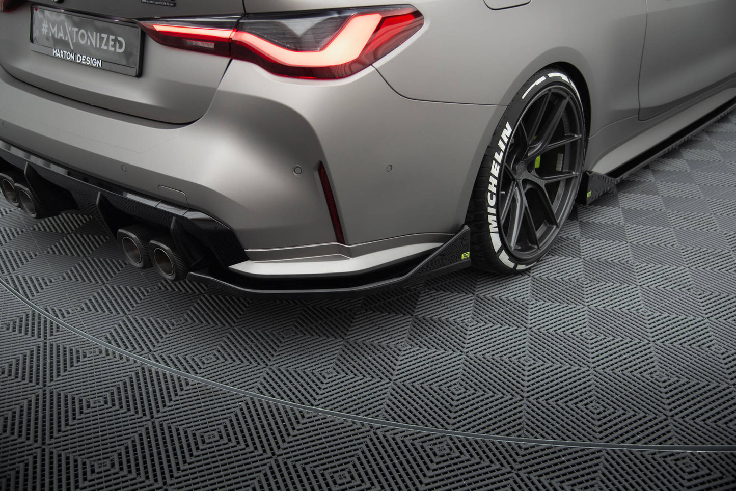 Maxton Heck Ansatz Flaps Diffusor V.3 für CSL Look BMW M4 G82 schwarz Hochglanz