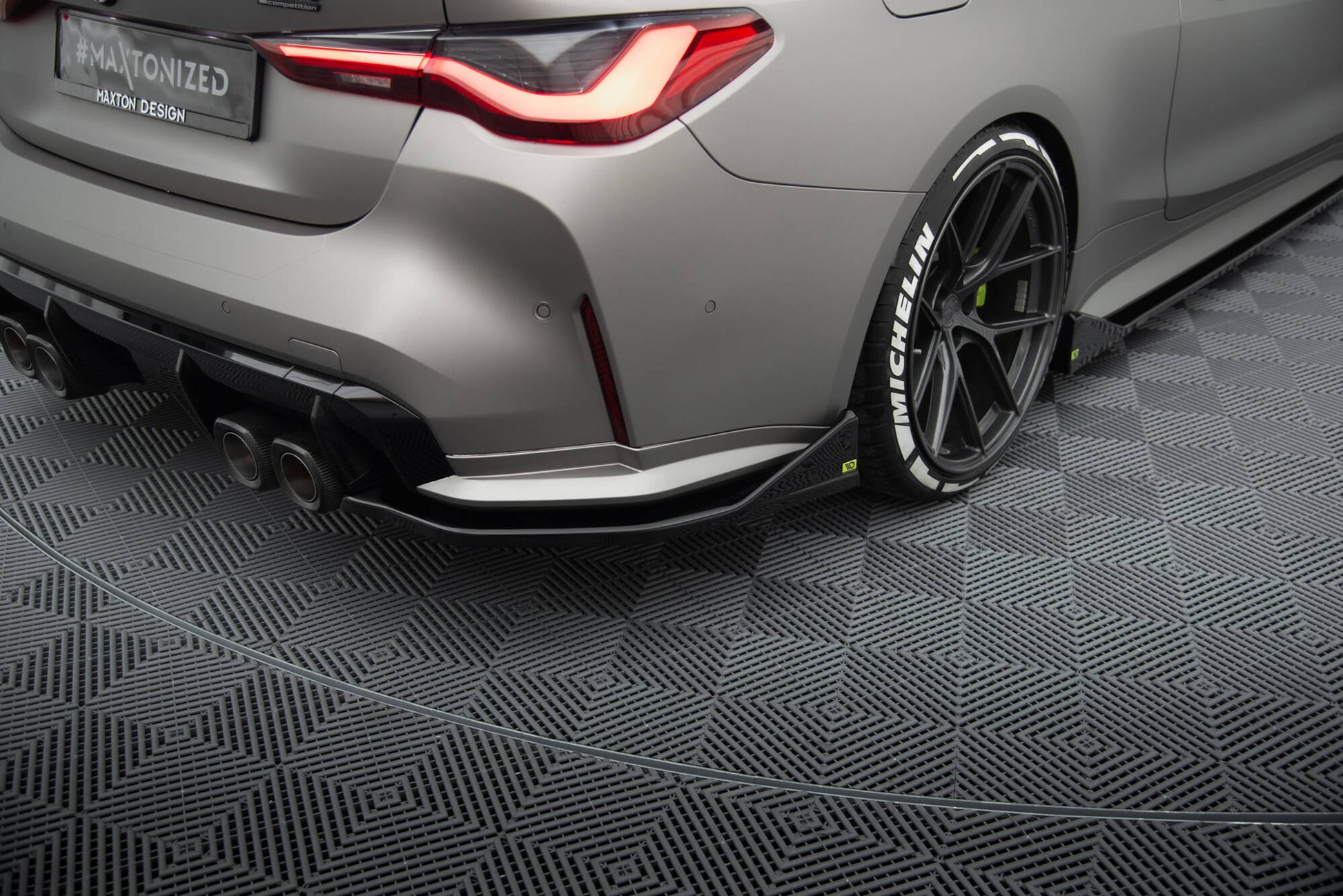 Maxton Heck Ansatz Flaps Diffusor V.3 für CSL Look BMW M4 G82 schwarz Hochglanz