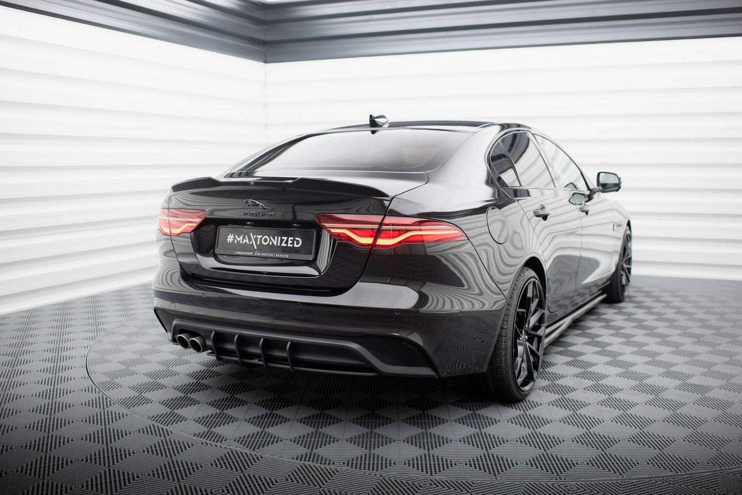 Maxton Street Pro Heckschürze für Jaguar XE X760 Facelift