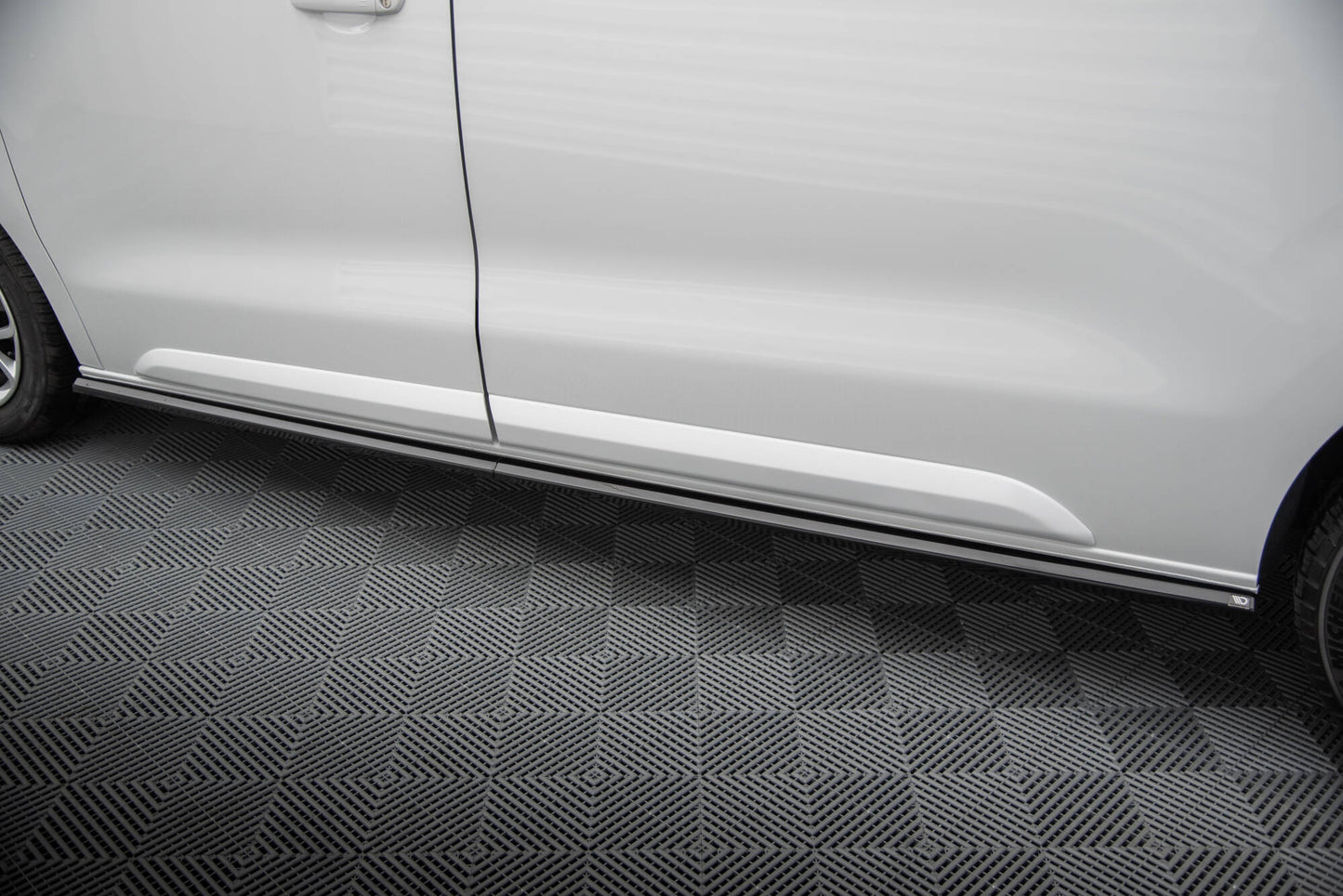 Maxton Seitenschweller Ansatz für Citroen Jumpy l2 /l3 Mk3 schwarz Hochglanz