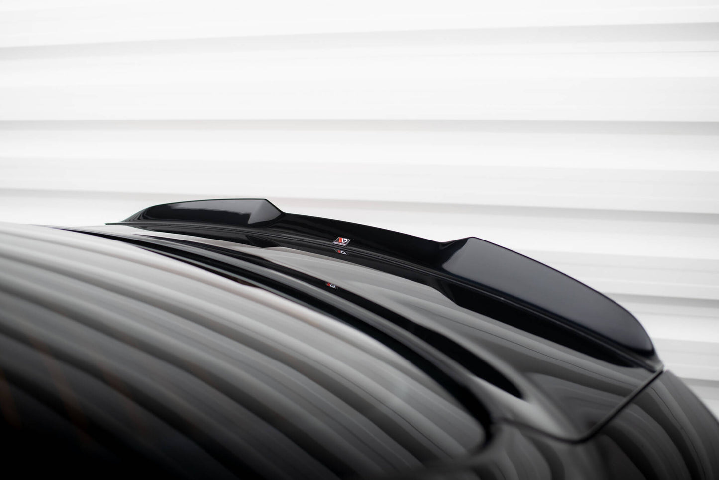 Maxton Spoiler CAP für 3D Jaguar XE X760 Facelift schwarz Hochglanz