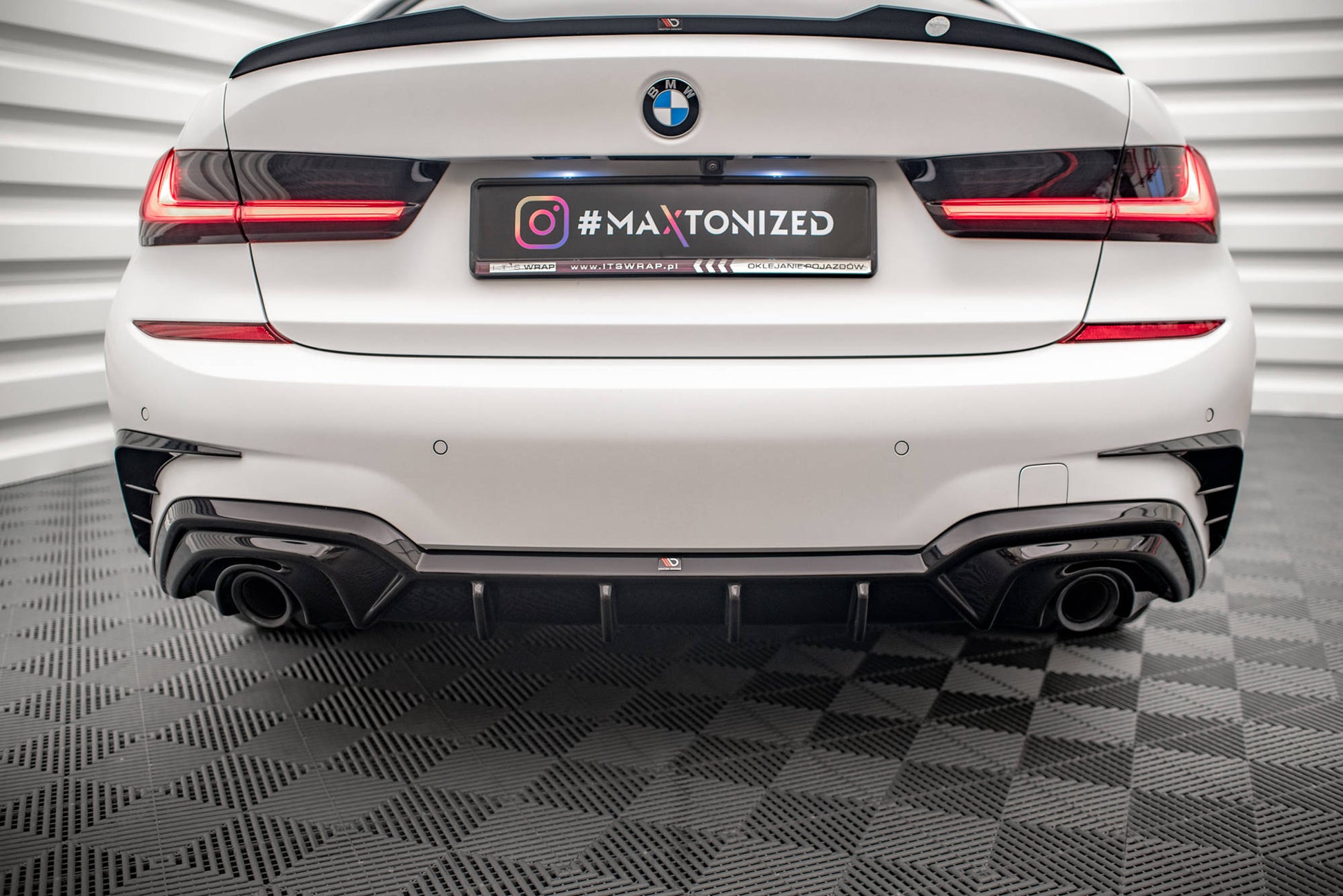 Maxton Diffusor Heck Ansatz für BMW 3er M-Paket G20 / G21 (Passend für Fahrzeuge mit Anhängerkupplung) schwarz Hochglanz