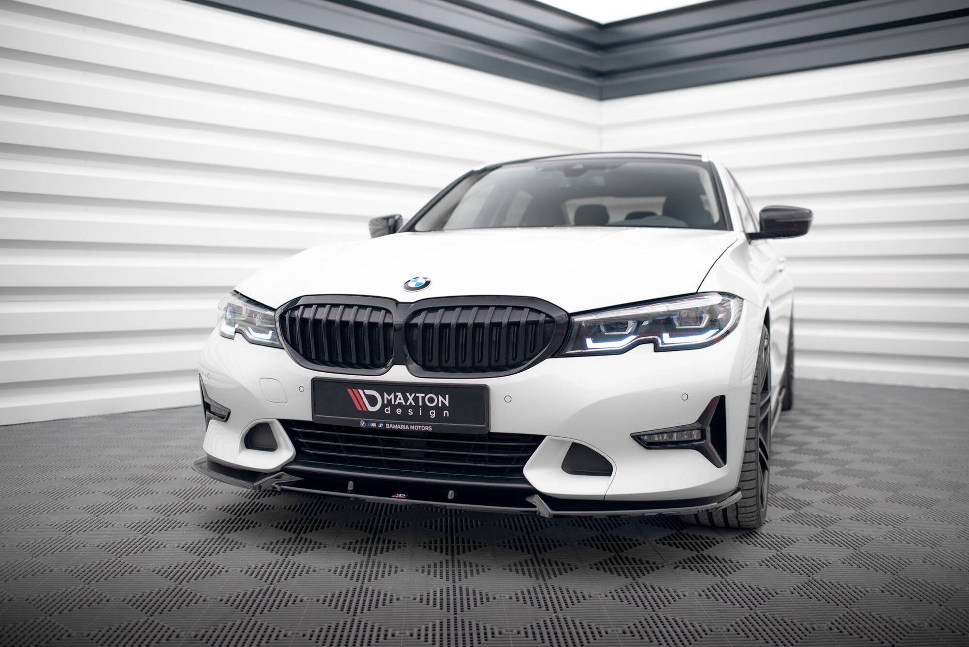 Maxton Front Ansatz V.1 für BMW 3er Sport Line G20 / G21 schwarz Hochglanz