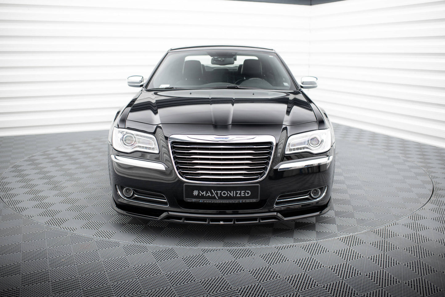Maxton Front Ansatz für Chrysler 300 Mk2 schwarz Hochglanz