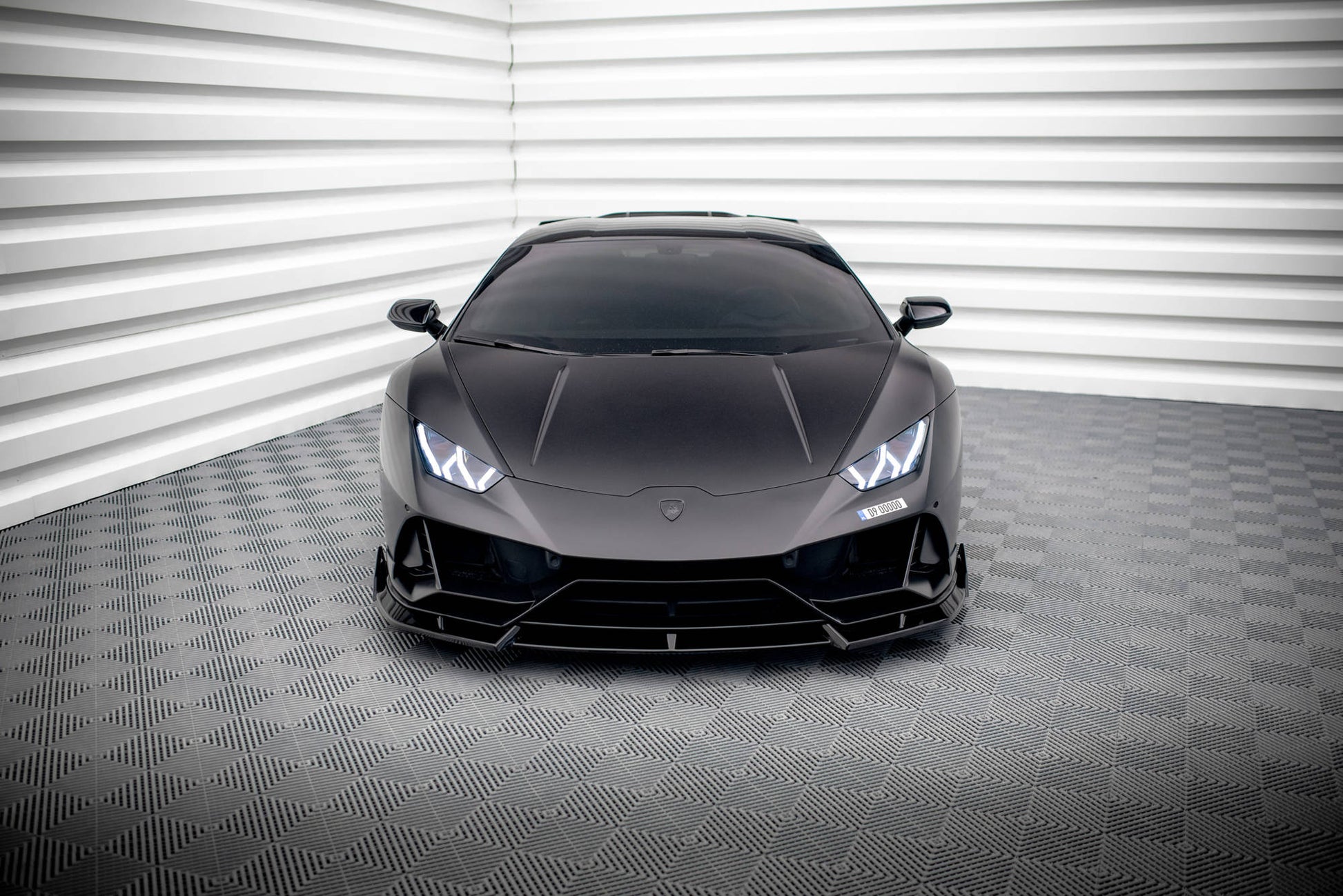 Maxton Front Ansatz für Lamborghini Huracan EVO schwarz Hochglanz