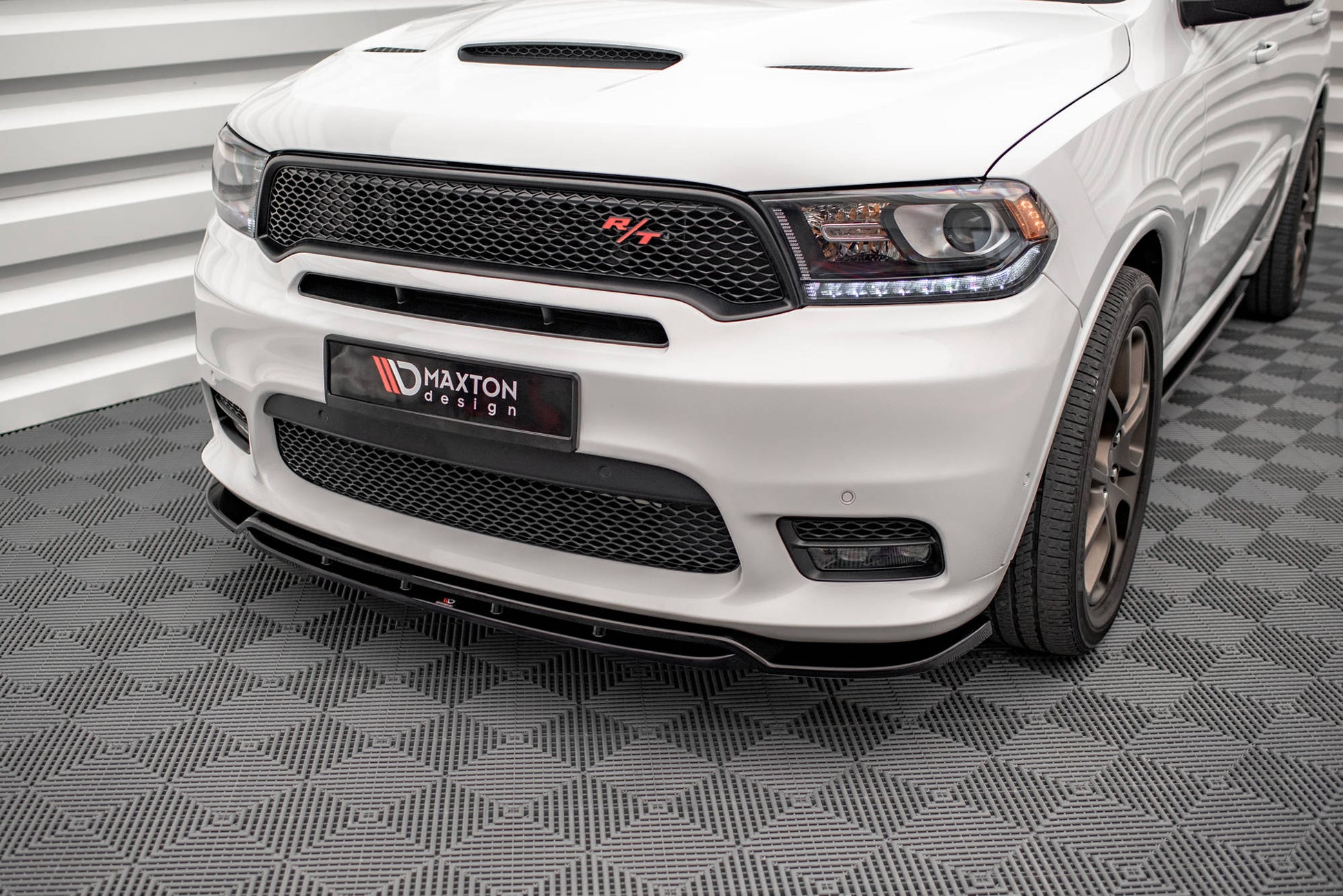 Maxton Front Ansatz V.1 für Dodge Durango RT / SRT Mk3 Facelift schwarz Hochglanz