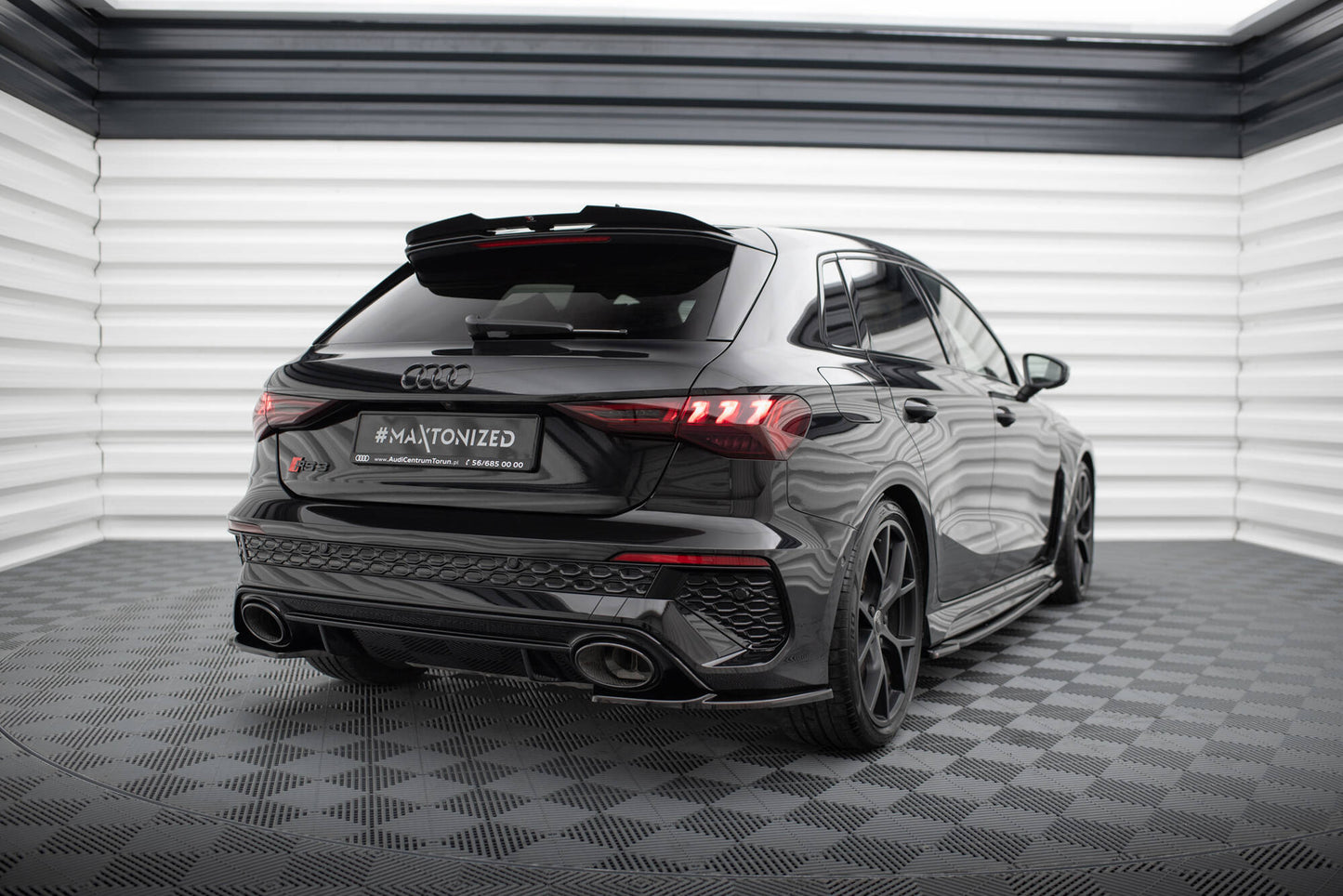 Maxton Heck Ansatz Flaps Diffusor V.1 für Audi RS3 Sportback 8Y schwarz Hochglanz