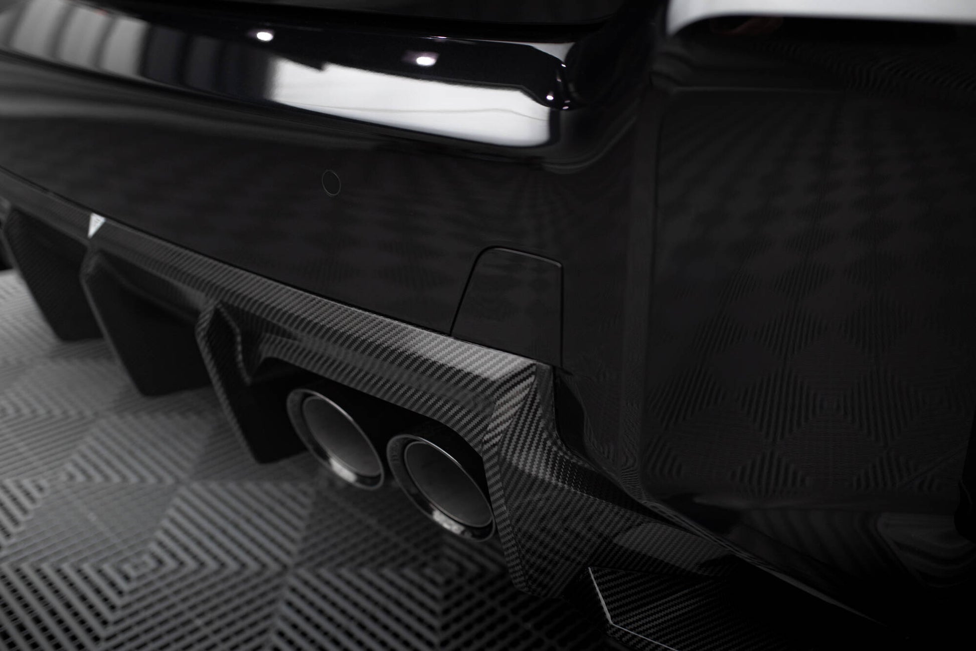 Maxton Carbon Fiber Diffusor Heck Ansatz für BMW M2 G87