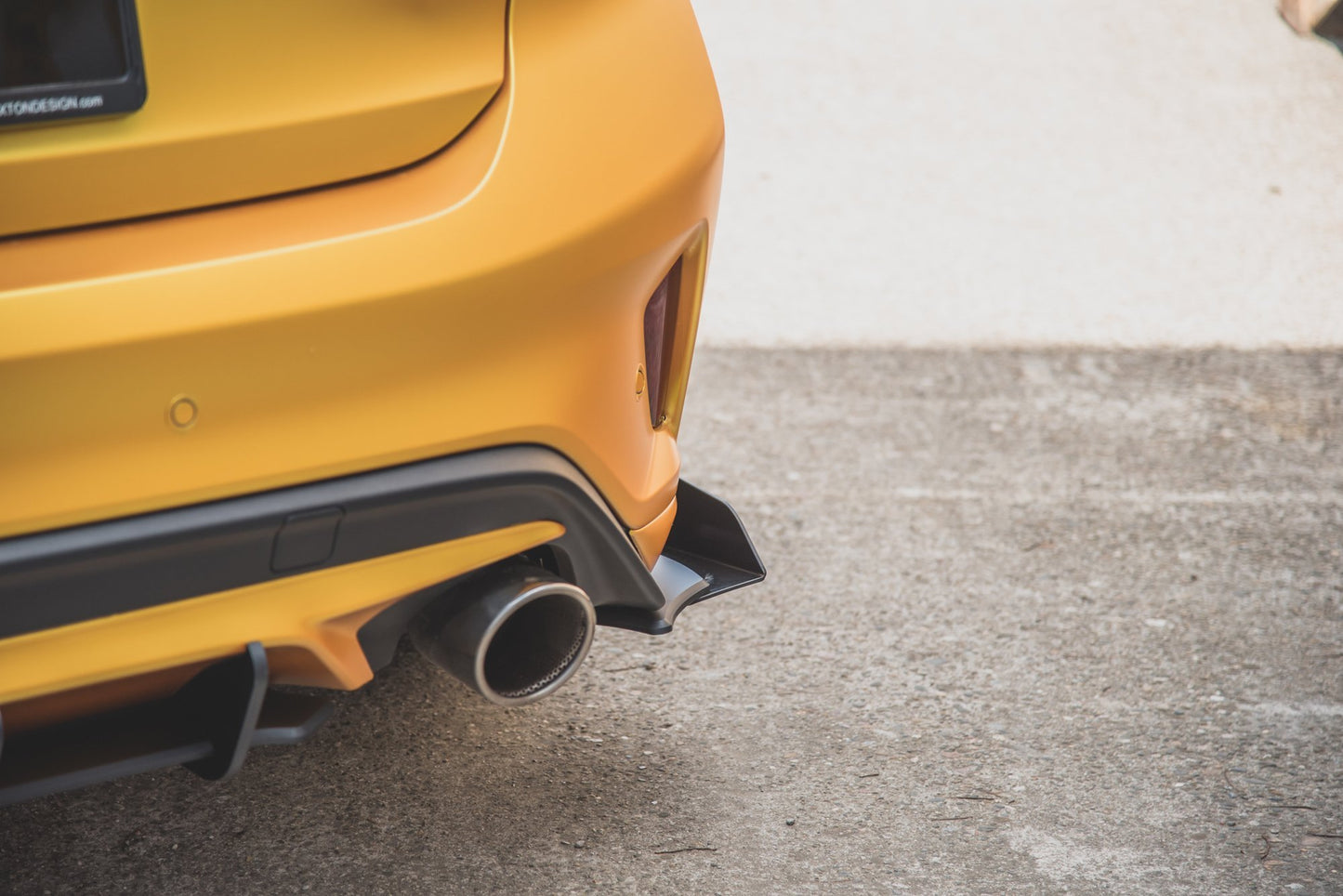 Maxton Robuste Racing Heck Ansatz Flaps Diffusor +Flaps für Ford Focus ST Mk4 schwarz Hochglanz