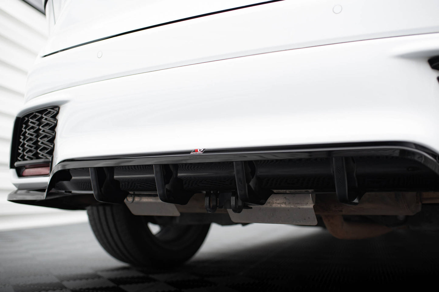 Maxton Mittlerer Diffusor Heck Ansatz DTM Look für Lexus RX F-Sport Mk5 schwarz Hochglanz