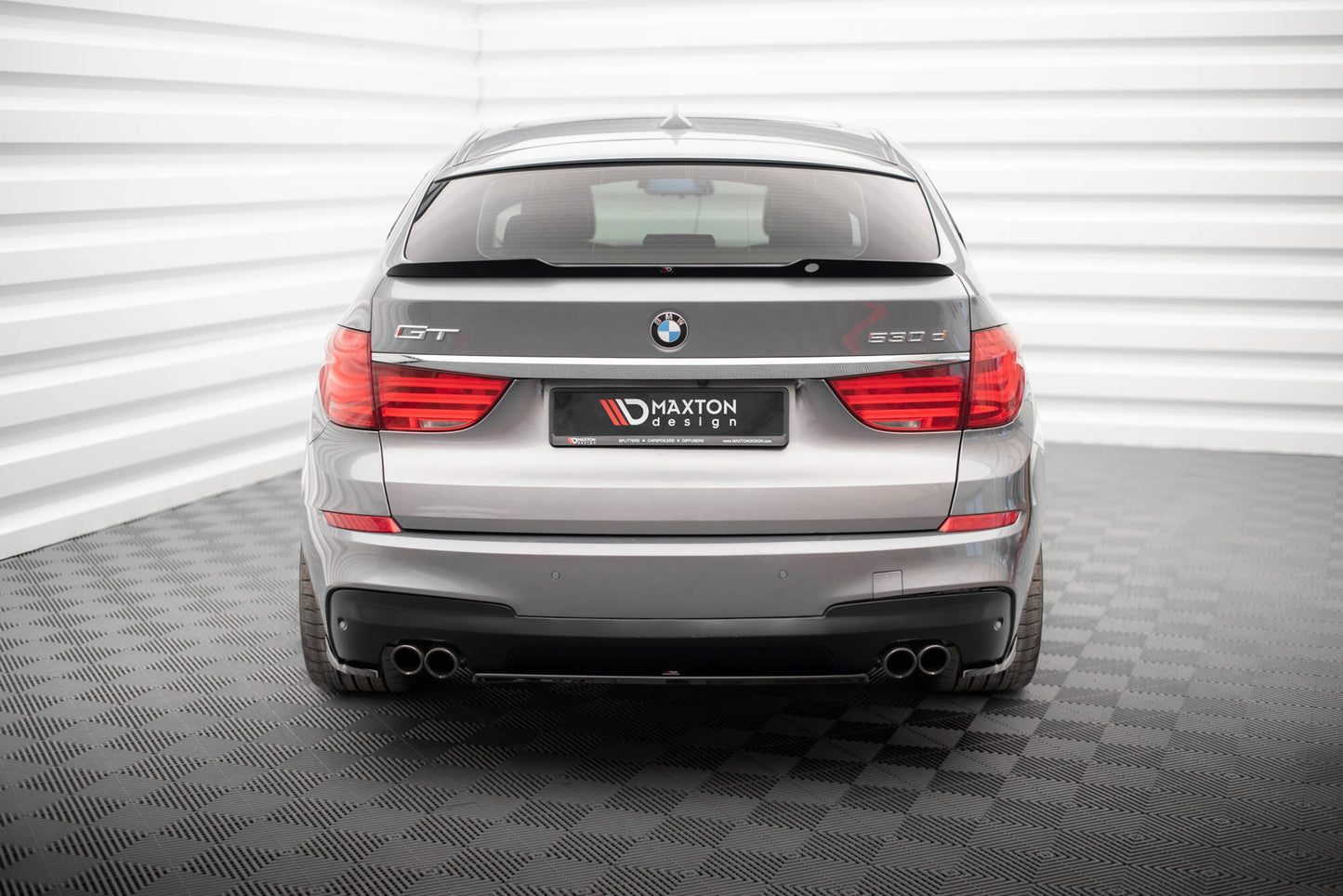 Maxton Mittlerer Diffusor Heck Ansatz für BMW 5er GT M-Paket F07 schwarz Hochglanz