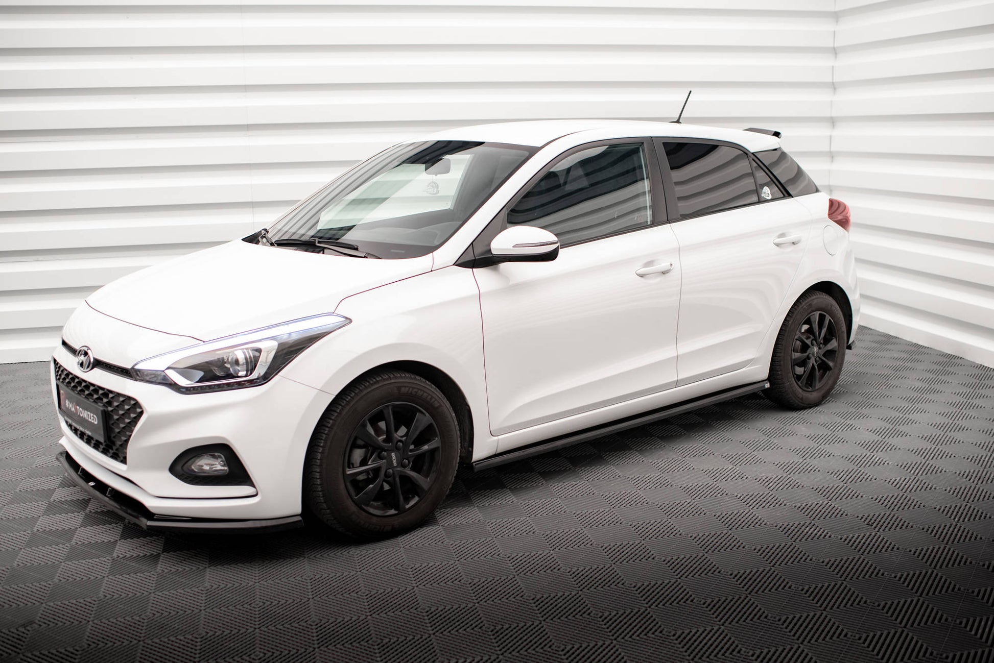 Maxton Seitenschweller Ansatz für Hyundai I20 Mk2 Facelift schwarz Hochglanz