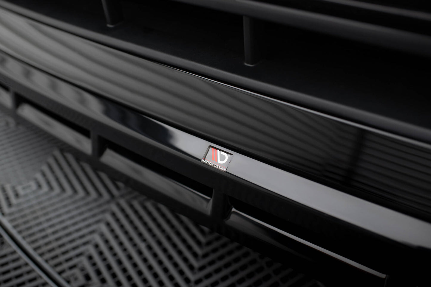 Maxton Front Ansatz für Audi SQ8 / Q8 S-Line Mk1 Facelift schwarz Hochglanz