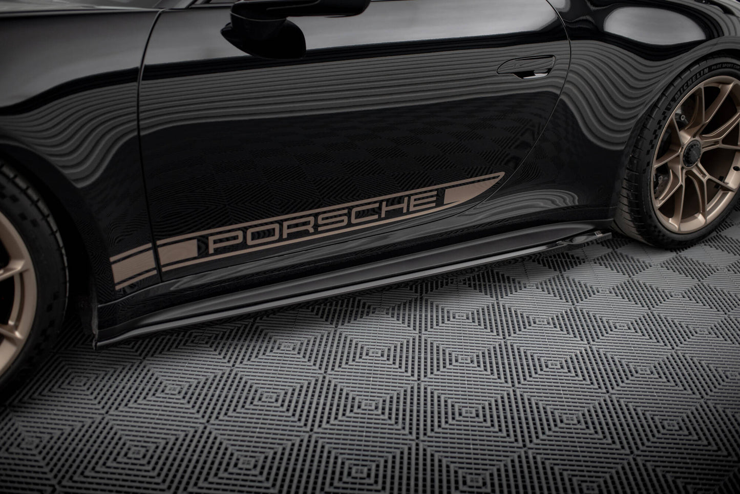 Maxton Seitenschweller Ansatz für Porsche 911 992 GT3 schwarz Hochglanz