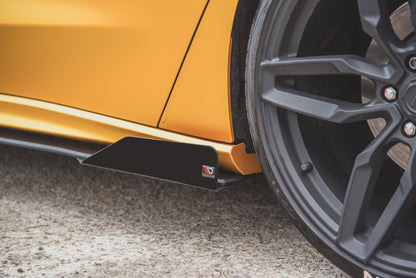 Maxton Robuste Racing Seitenschweller Ansatz für für + Flaps Ford Focus ST / ST-Line Mk4 schwarz Hochglanz