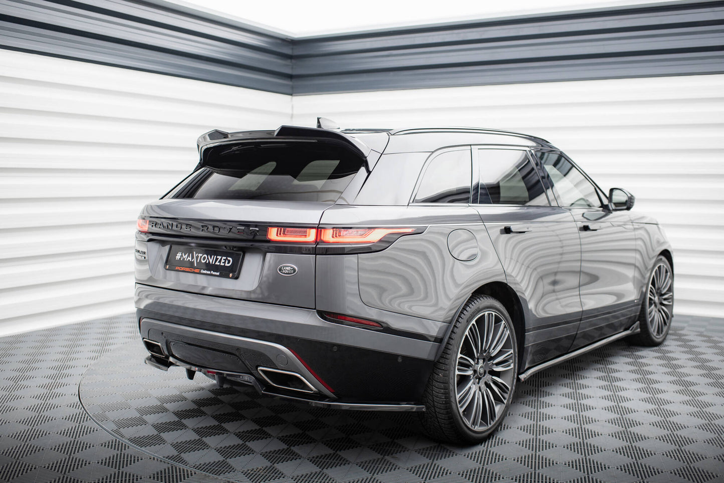 Maxton Spoiler CAP für 3D Land Rover Range Rover Velar R-Dynamic Mk1 schwarz Hochglanz