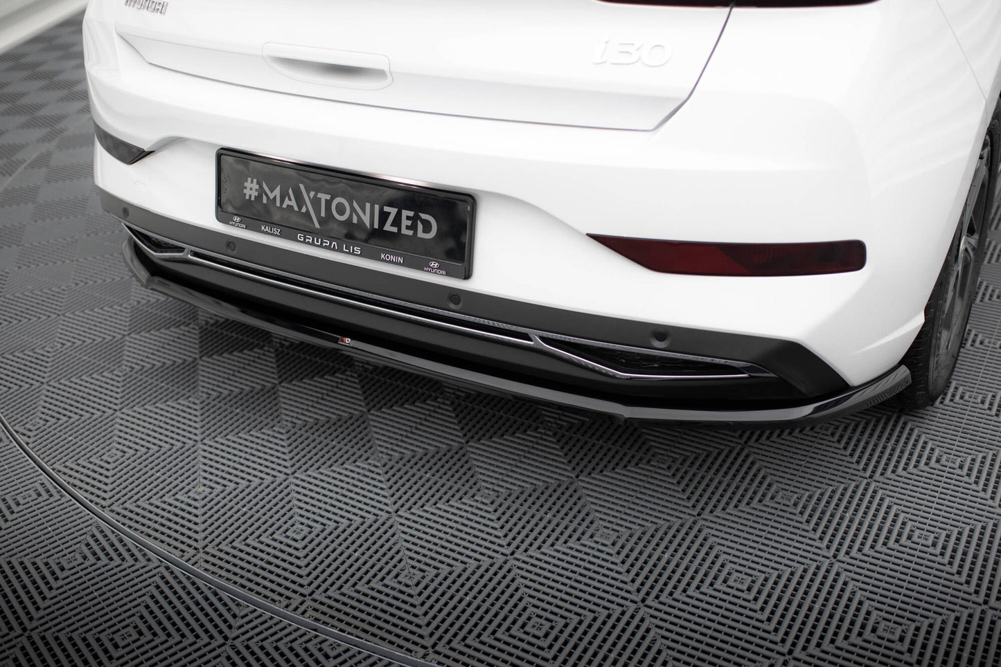 Maxton Zentrale Hinten Splitte Hyundai I30 Mk3 Facelift schwarz Hochglanz