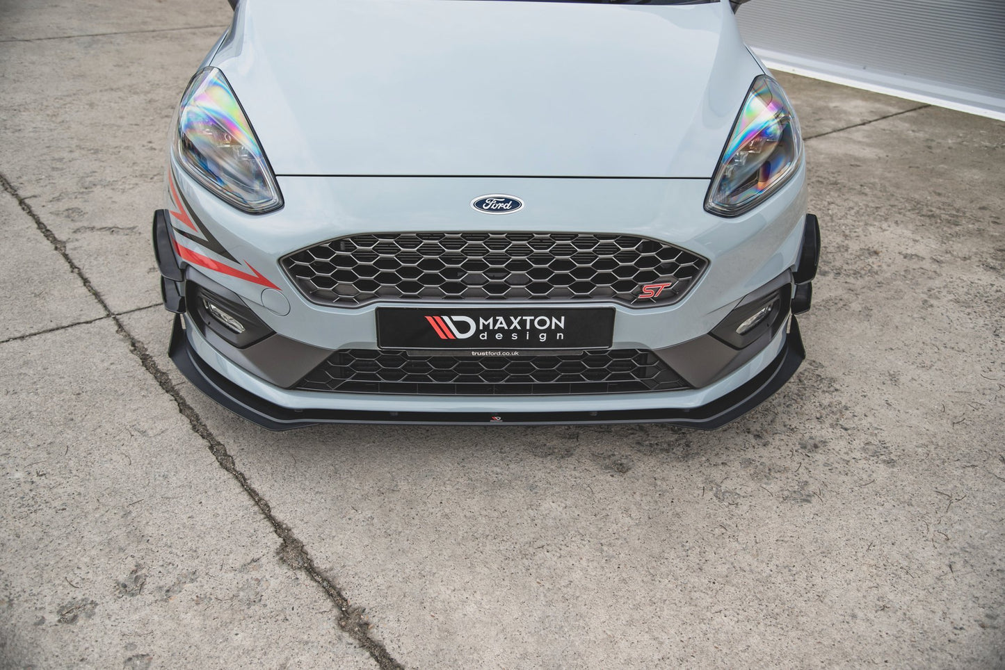 Maxton Robuste Racing Front Ansatz für passend für + Front Stoßstangen Racing Flaps passend für Ford Fiesta Mk8 ST / ST-Li...