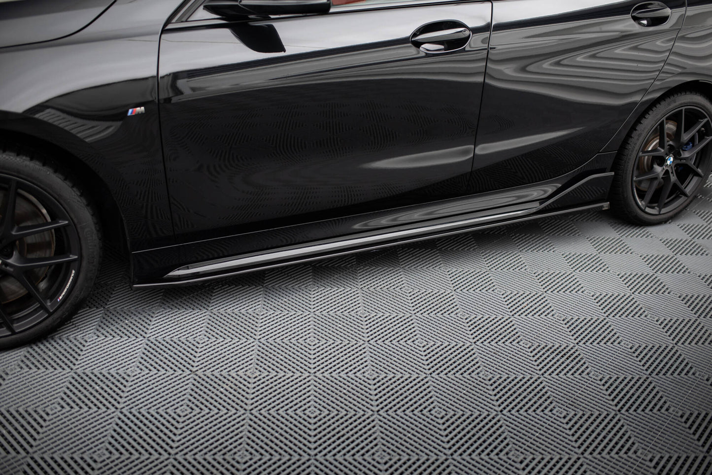 Maxton Seitenschweller Ansatz für BMW M135i M-Performance F40 schwarz Hochglanz