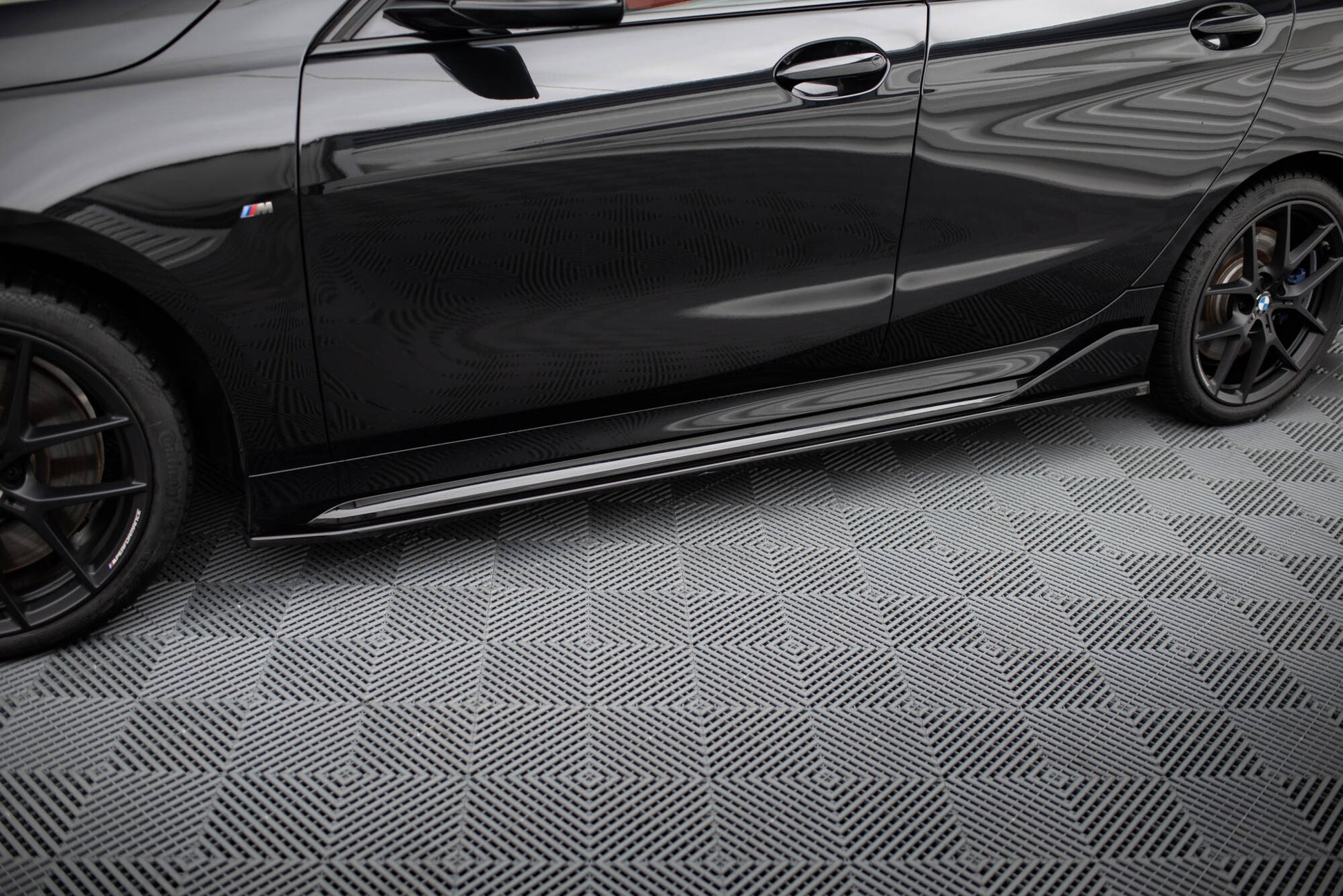 Maxton Seitenschweller Ansatz für BMW M135i M-Performance F40 schwarz Hochglanz