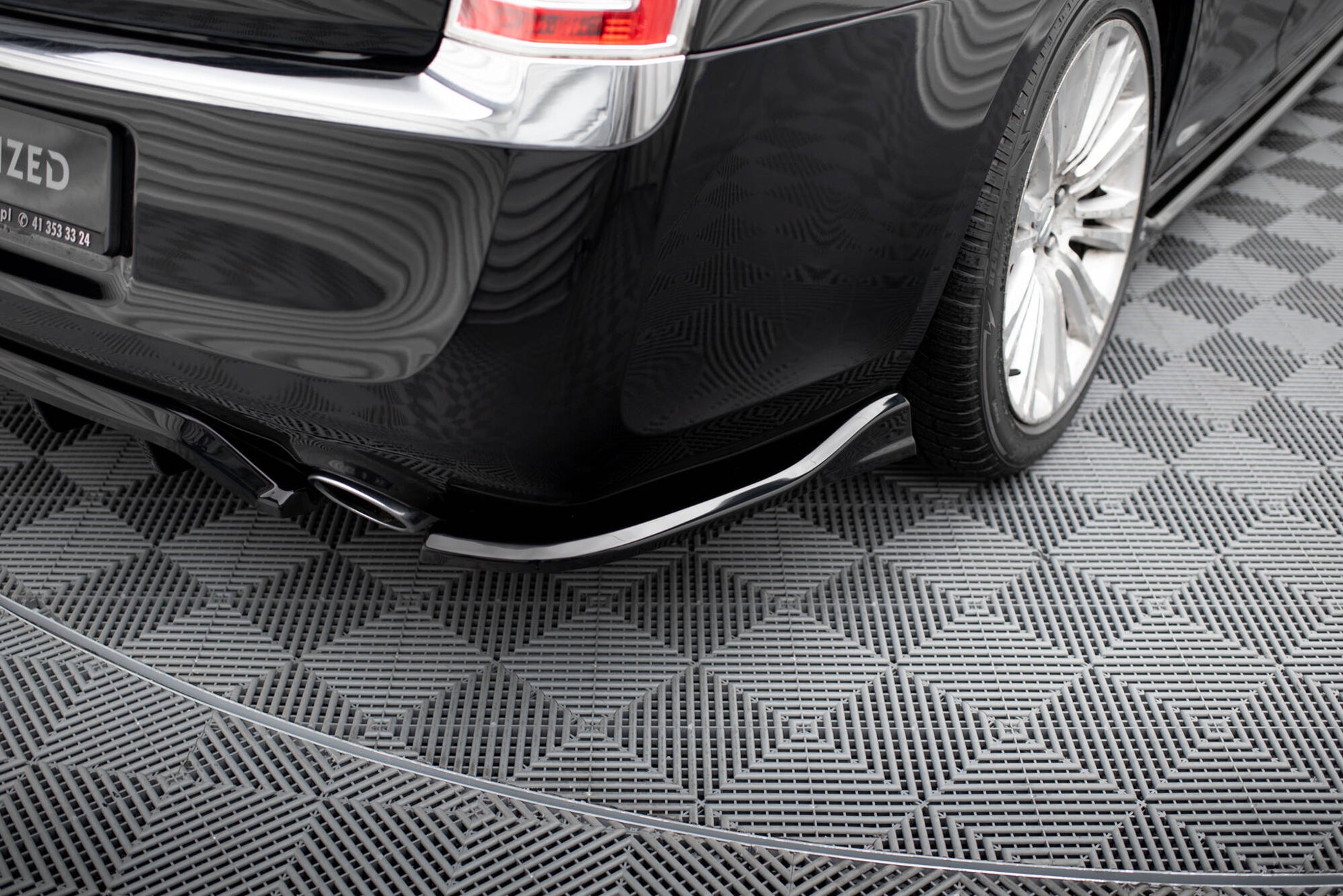 Maxton Heck Ansatz Flaps Diffusor für Chrysler 300 Mk2 schwarz Hochglanz