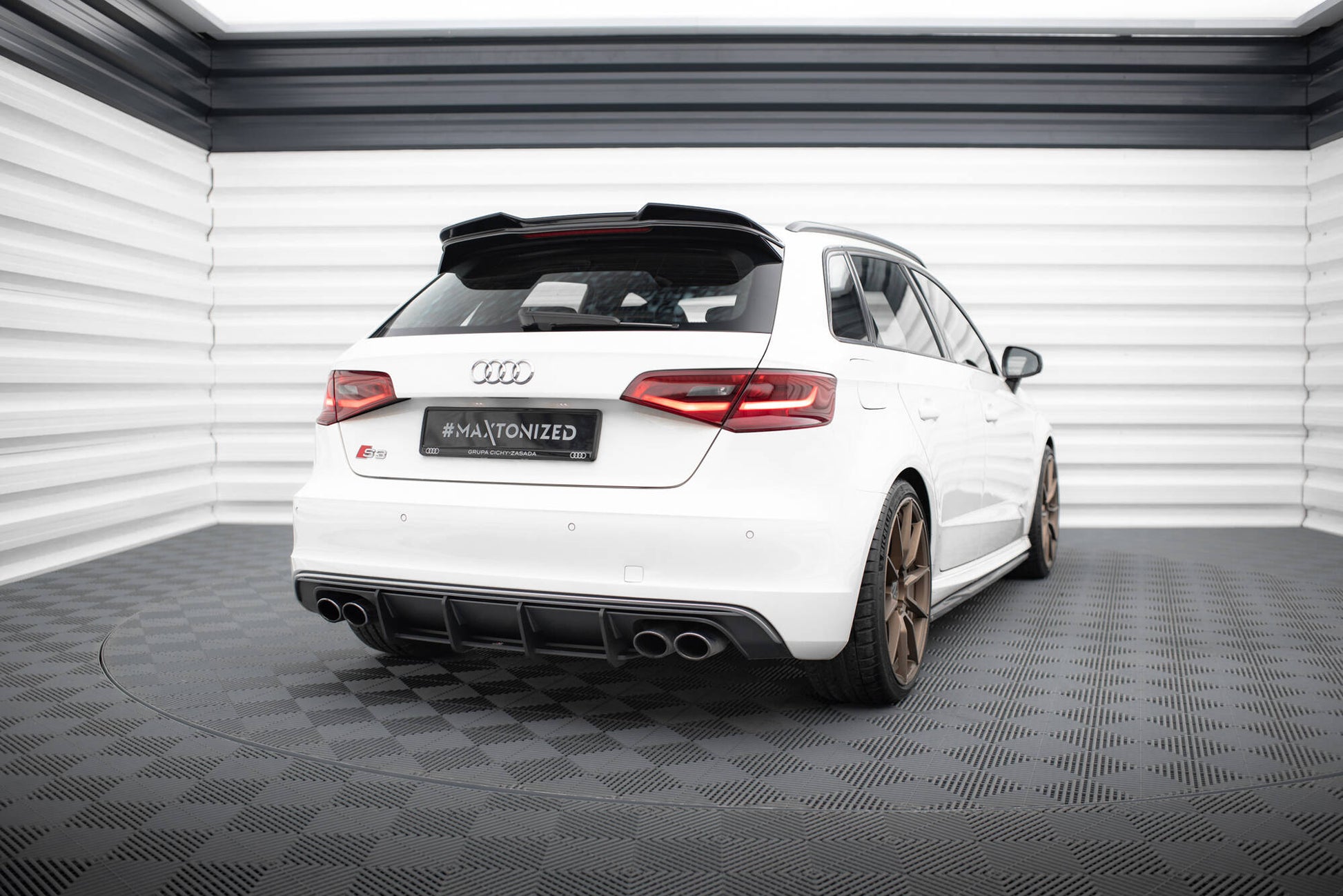 Maxton Spoiler CAP für 3D Audi S3 / A3 S-Line Sportback / Hatchack 8V schwarz Hochglanz