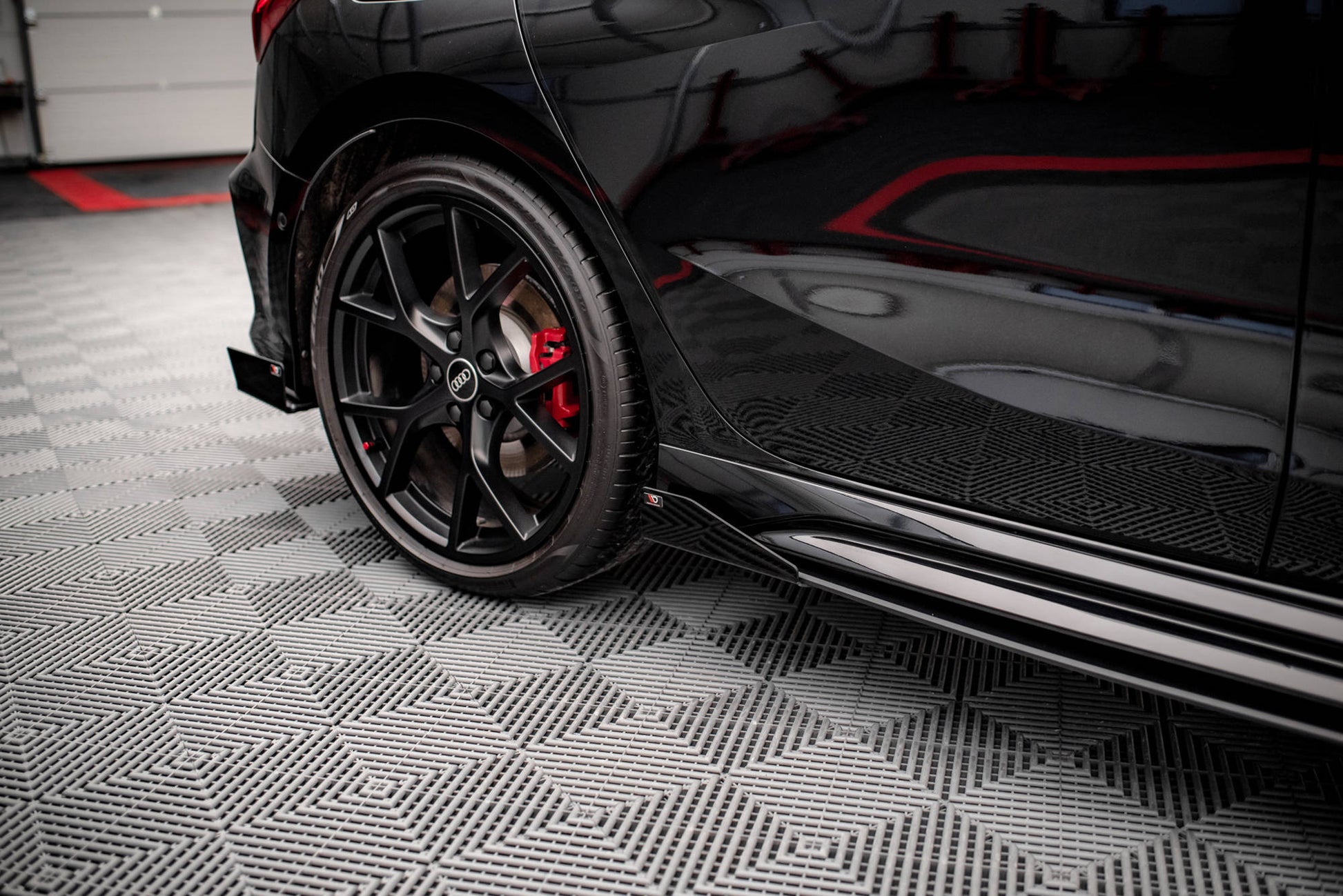 Maxton Street Pro Seitenschweller Ansatz für + Flaps Audi RS3 Sportback 8Y schwarz Hochglanz