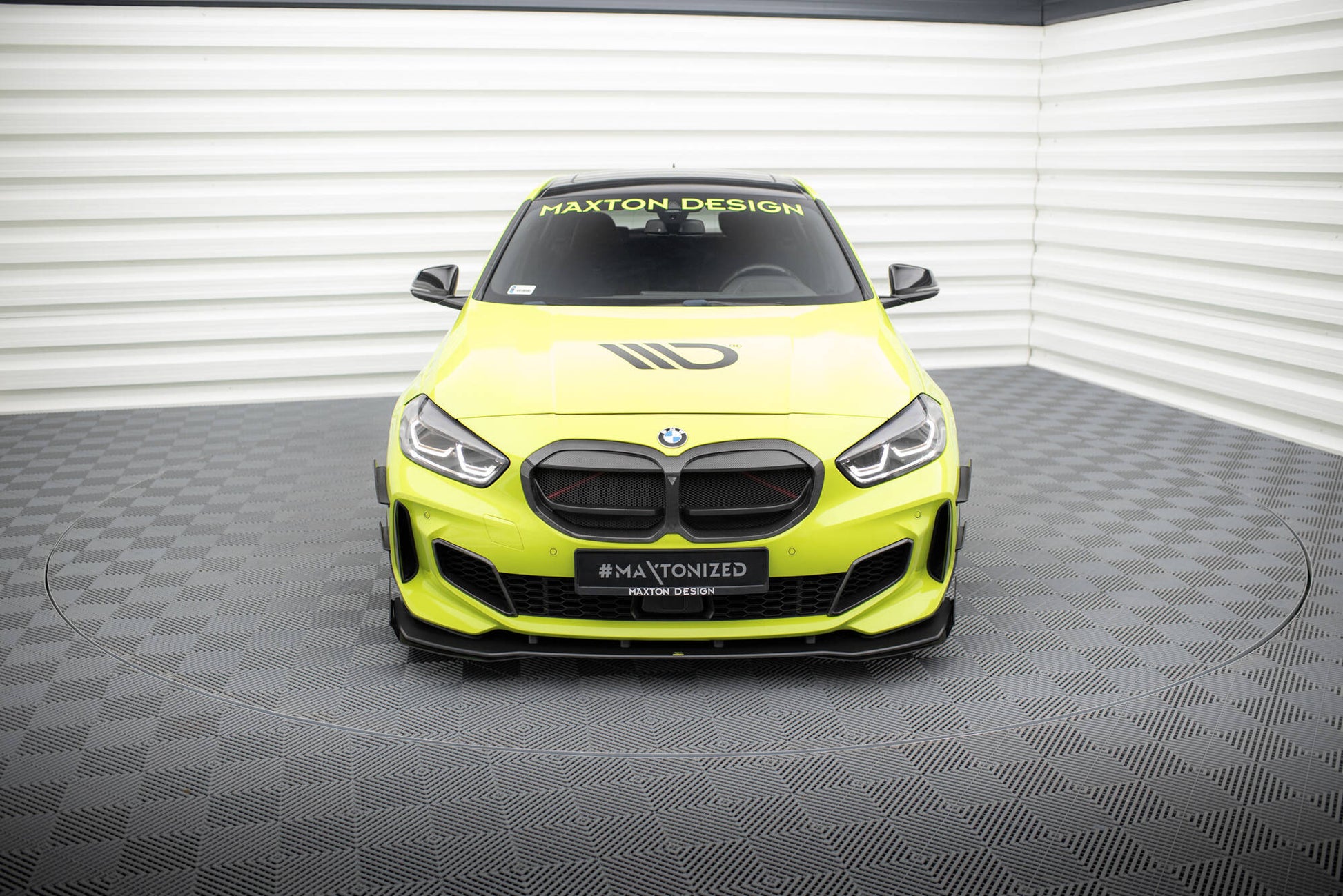 Maxton Street Pro Front Ansatz für +Flaps für + Flaps BMW 1er F40 M-Paket / M135i schwarz Hochglanz