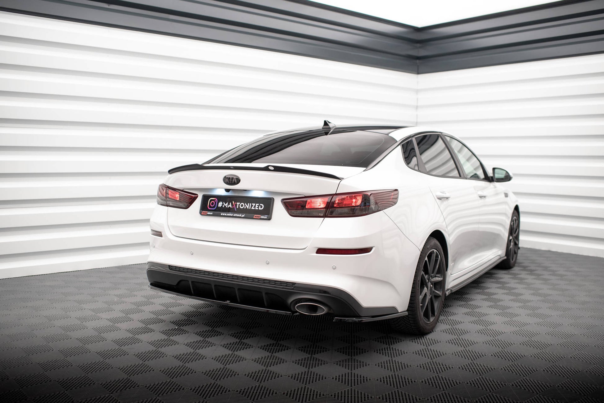 Maxton Heck Ansatz Flaps Diffusor V.1 für Kia Optima Mk4 Facelift schwarz Hochglanz