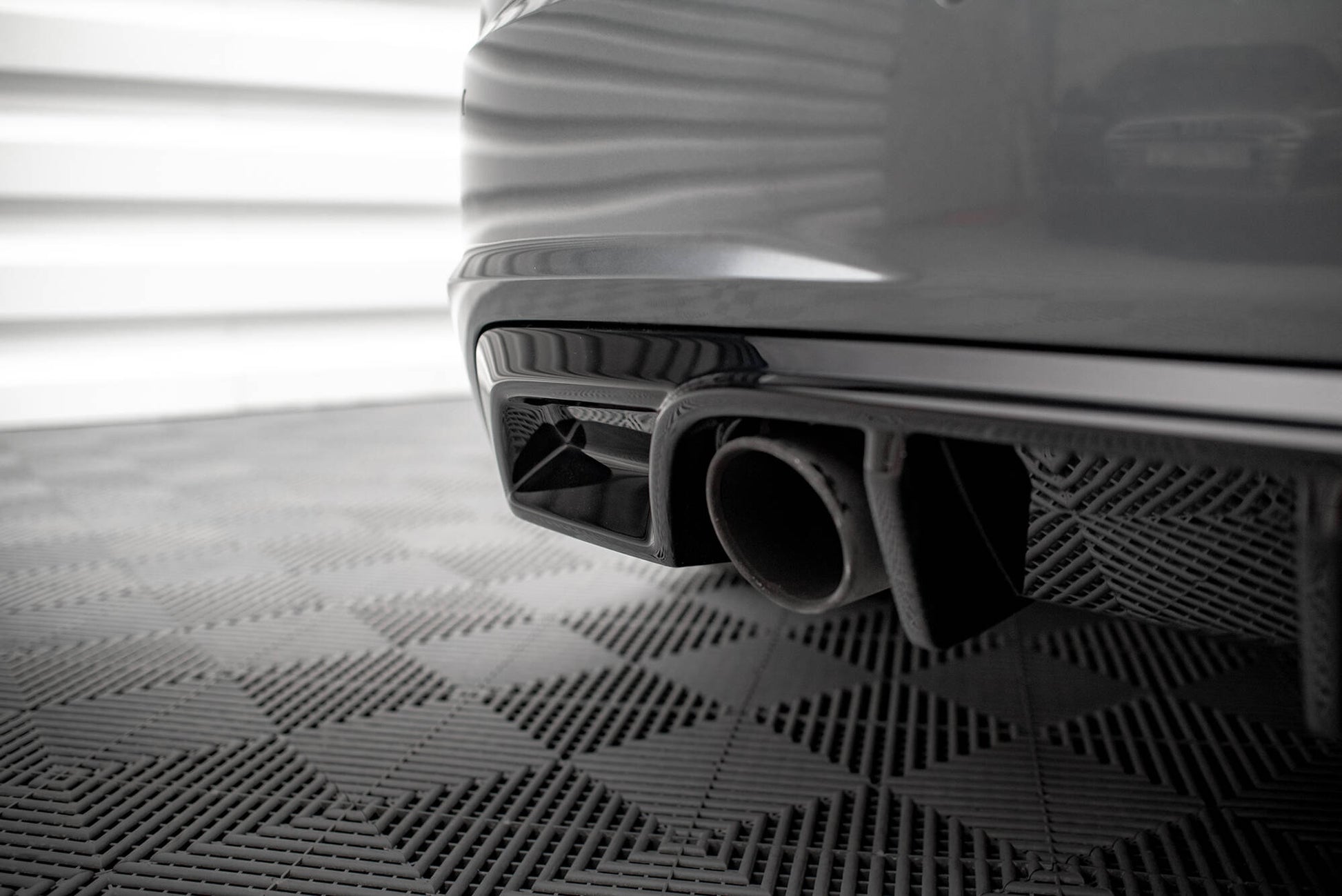 Maxton Diffusor Heck Ansatz für Audi TT S-Line 8S schwarz Hochglanz