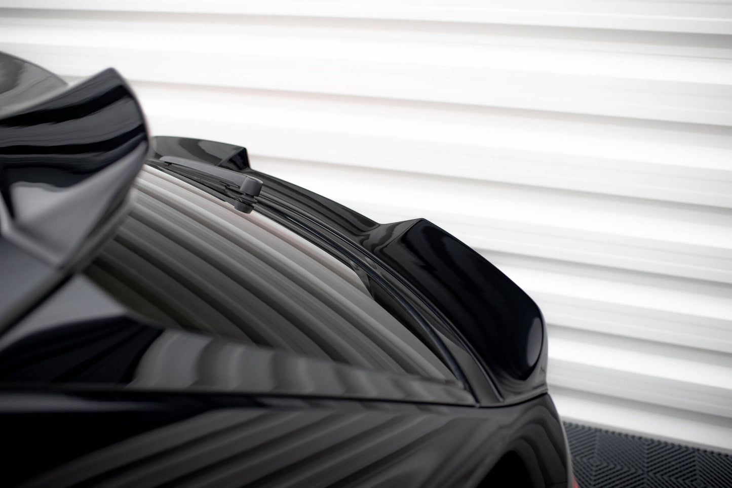 Maxton Niedriger Spoiler CAP für 3D Audi RSQ8 / SQ8 / Q8 S-Line Mk1 schwarz Hochglanz